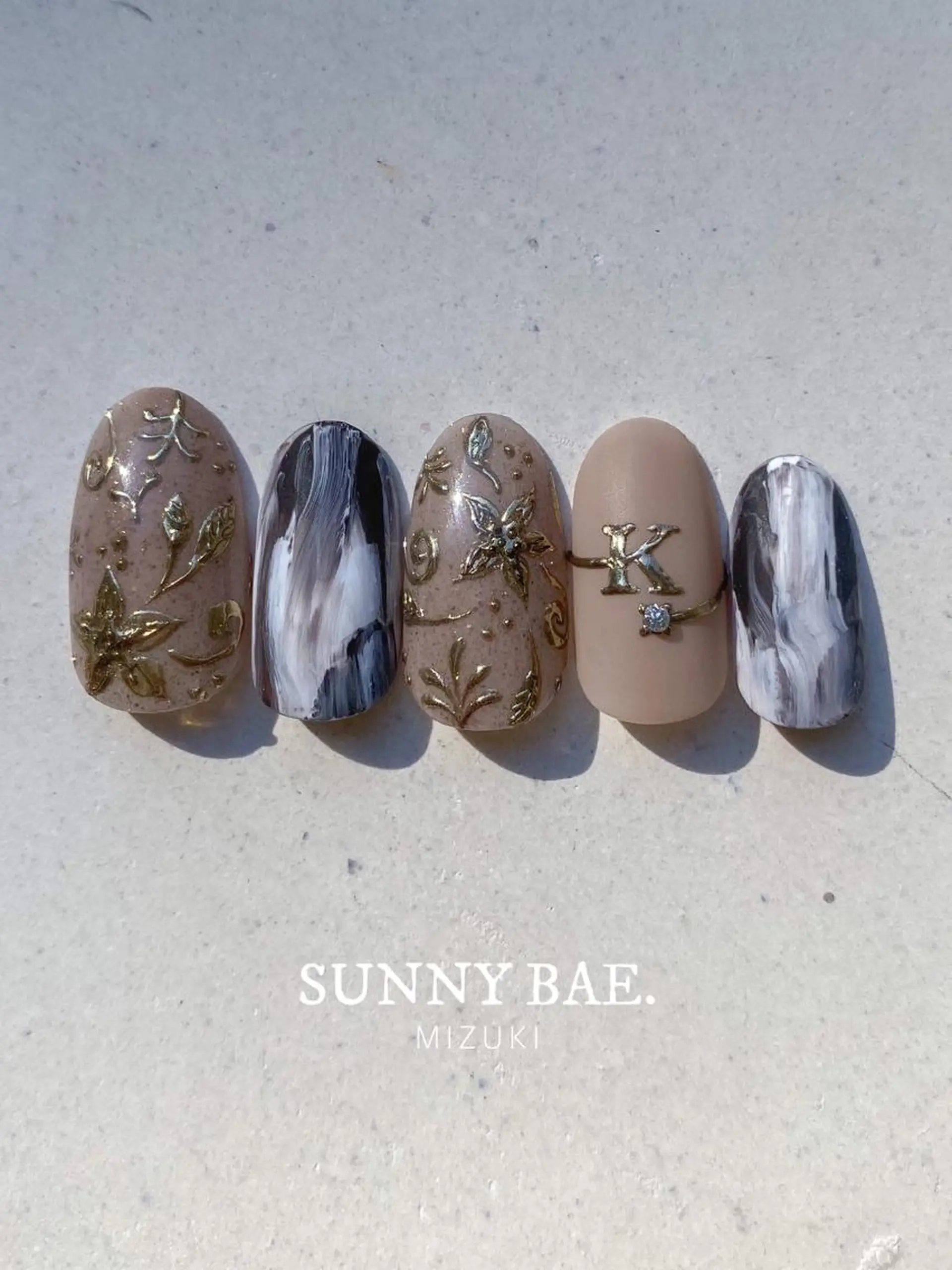 ネイル 大理石ネイル(マーブル) マットネイル ミラーネイル ニュアンスネイル 冬ネイル SUNNY BAE. 🌼MIZUKIのネイルデザイン