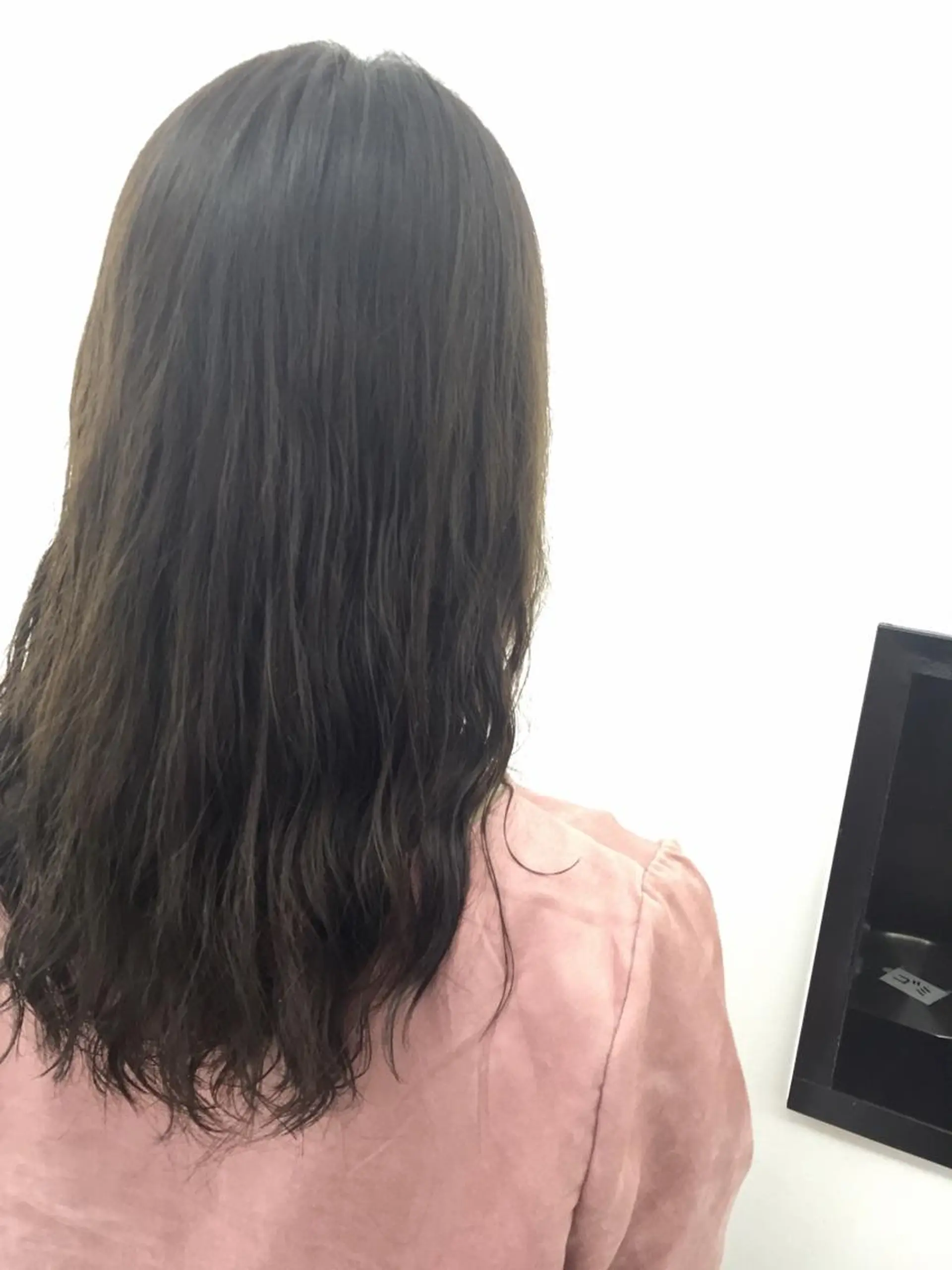 セミロング カラー パーマ セミロングパーマ 透明感カラー 岩崎 裕司のヘアスタイル