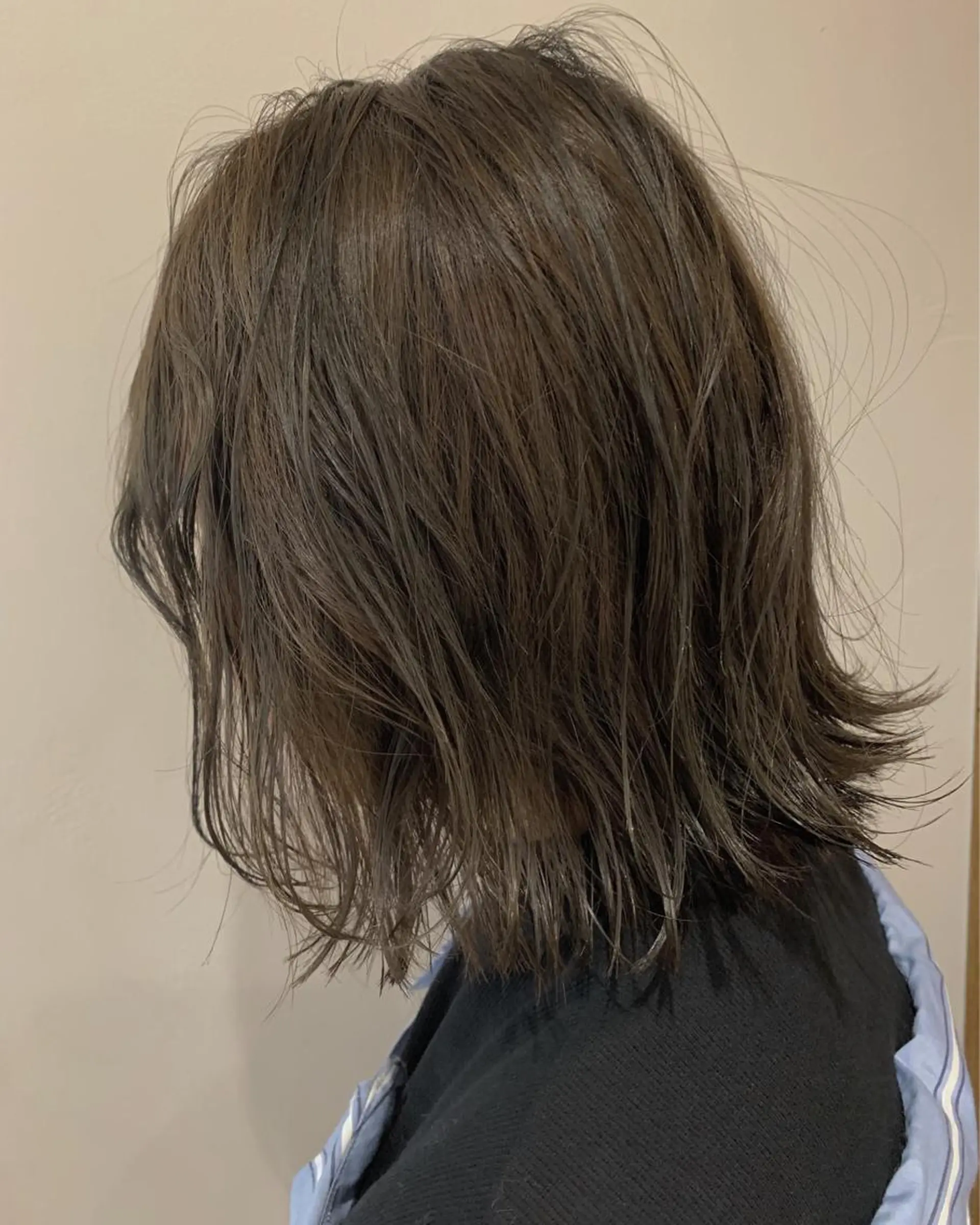 ミディアム ハニーバイ コードのヘアスタイル