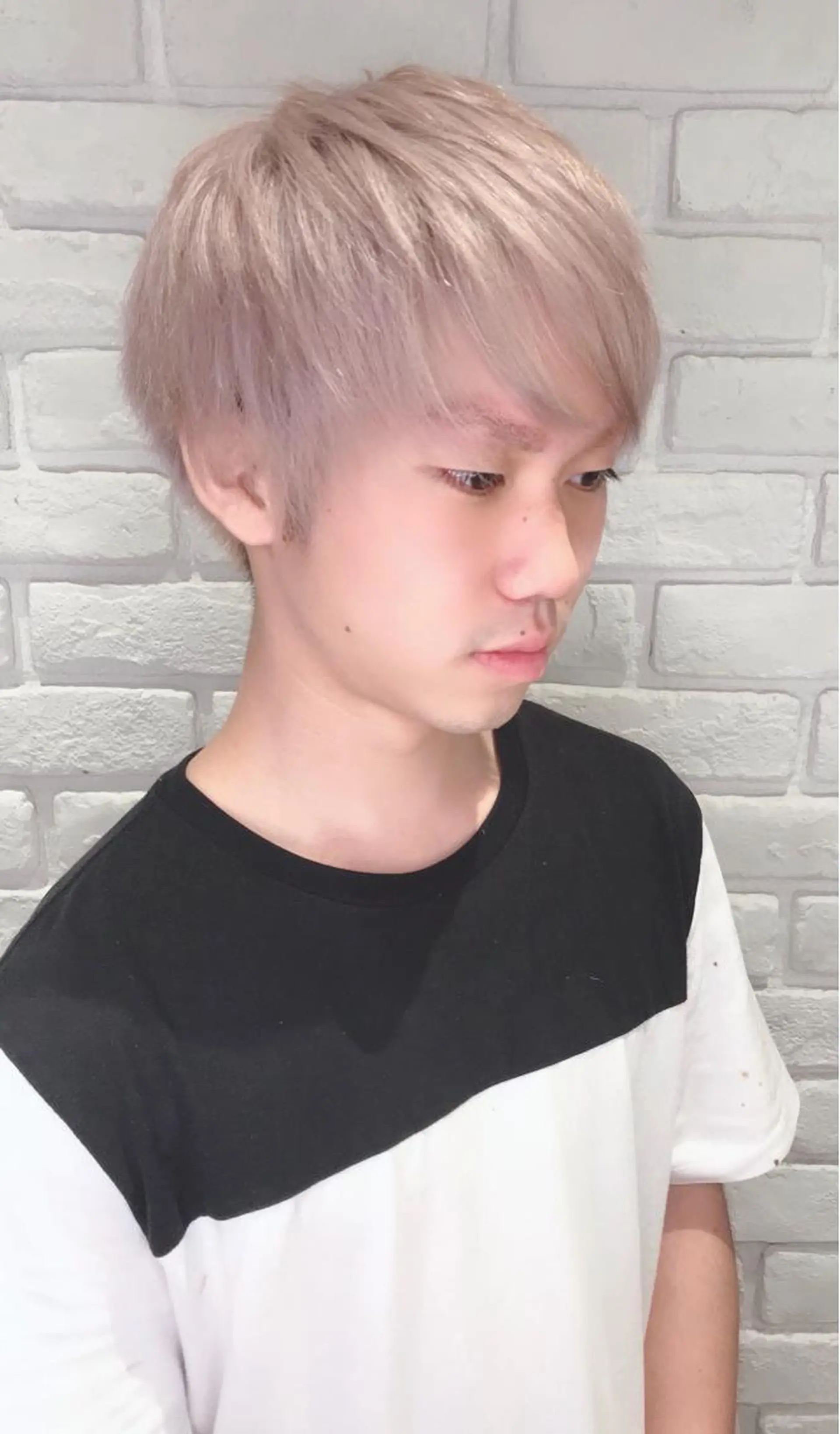 カラー メンズ 森本 笑のヘアスタイル