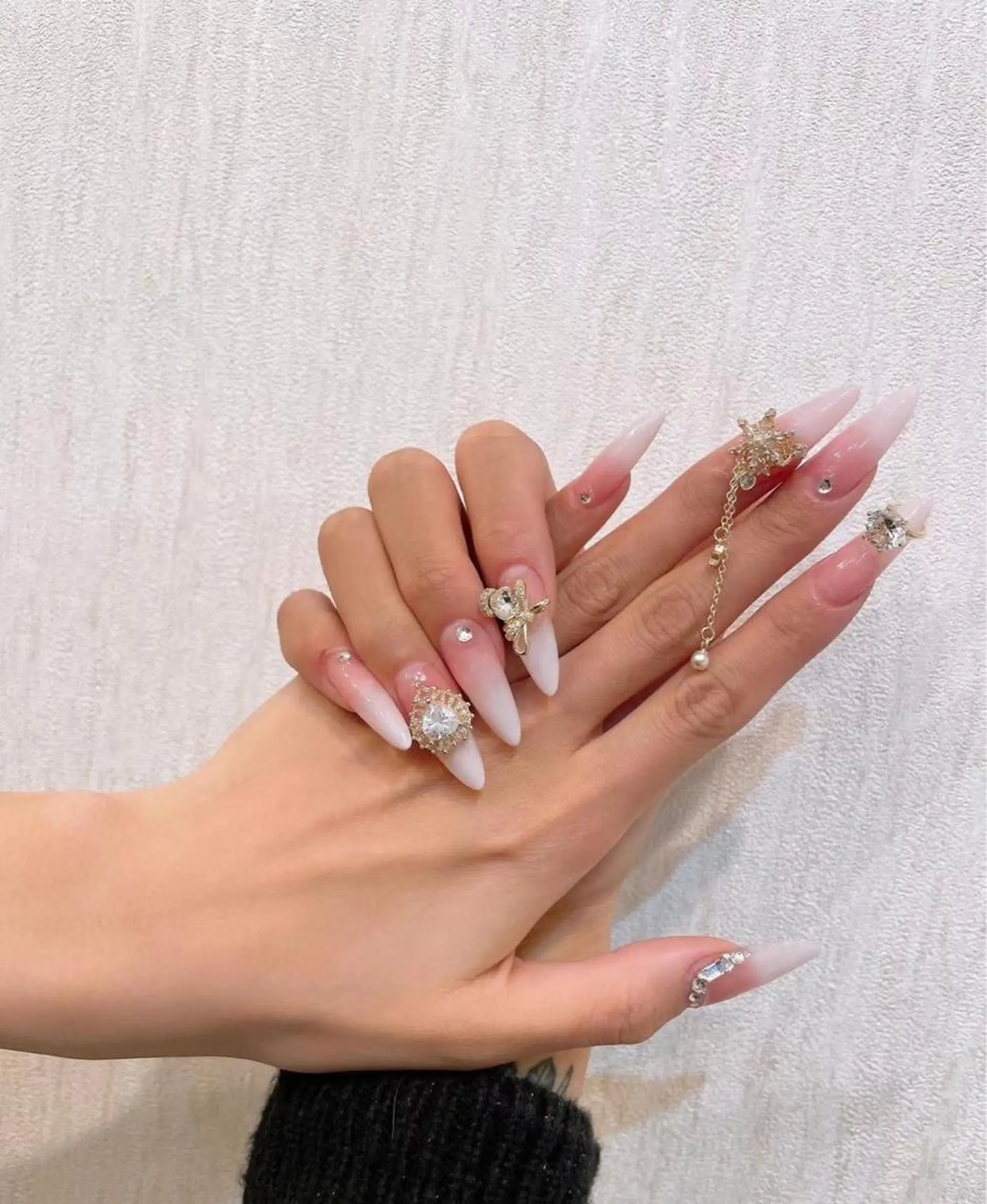 ネイル ゴールド ホワイト Babarla Nailのネイルデザイン