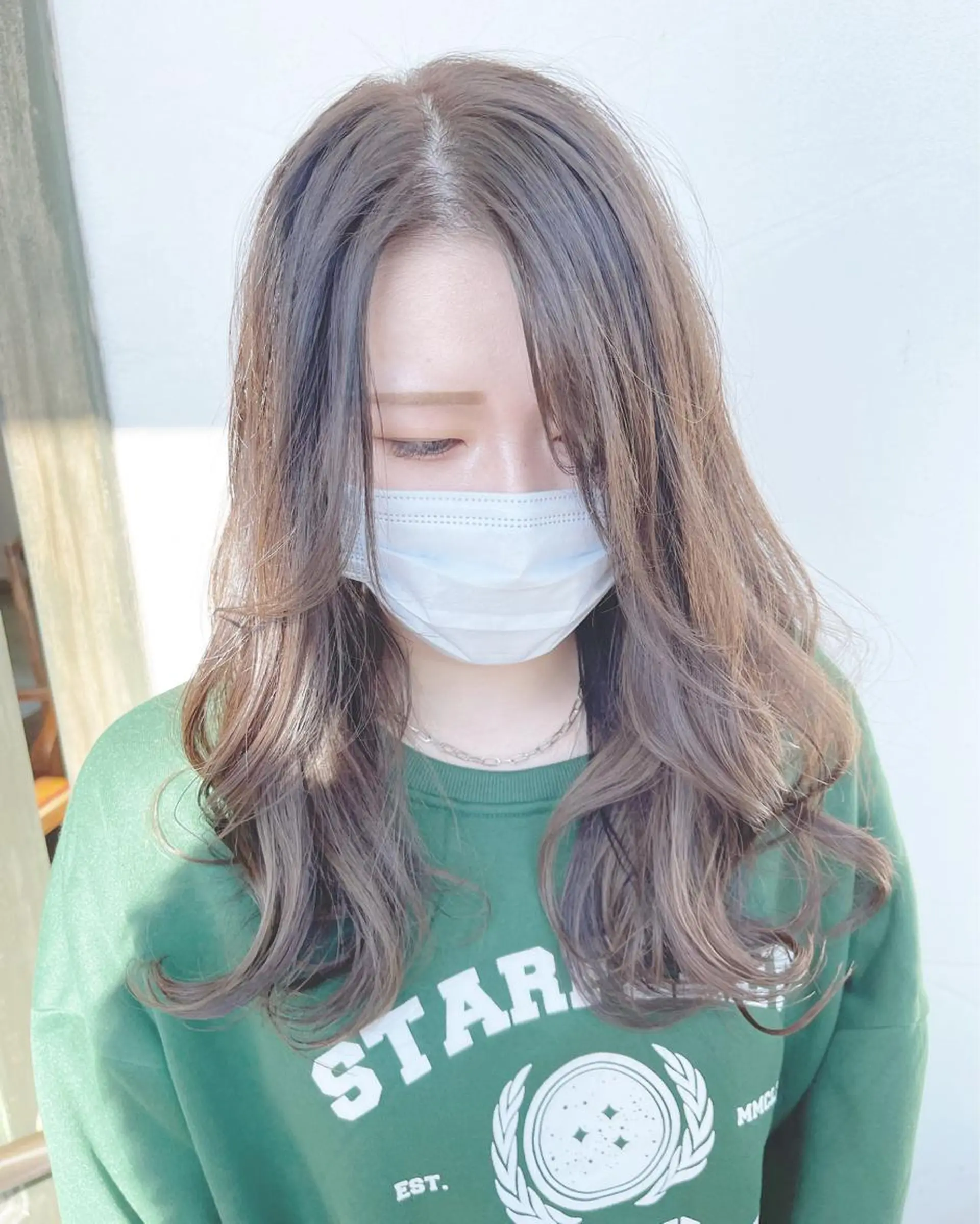 セミロング カラー アッシュ グレージュ 韓国風ヘア 剣持友希/高崎 /ディレクターのヘアスタイル