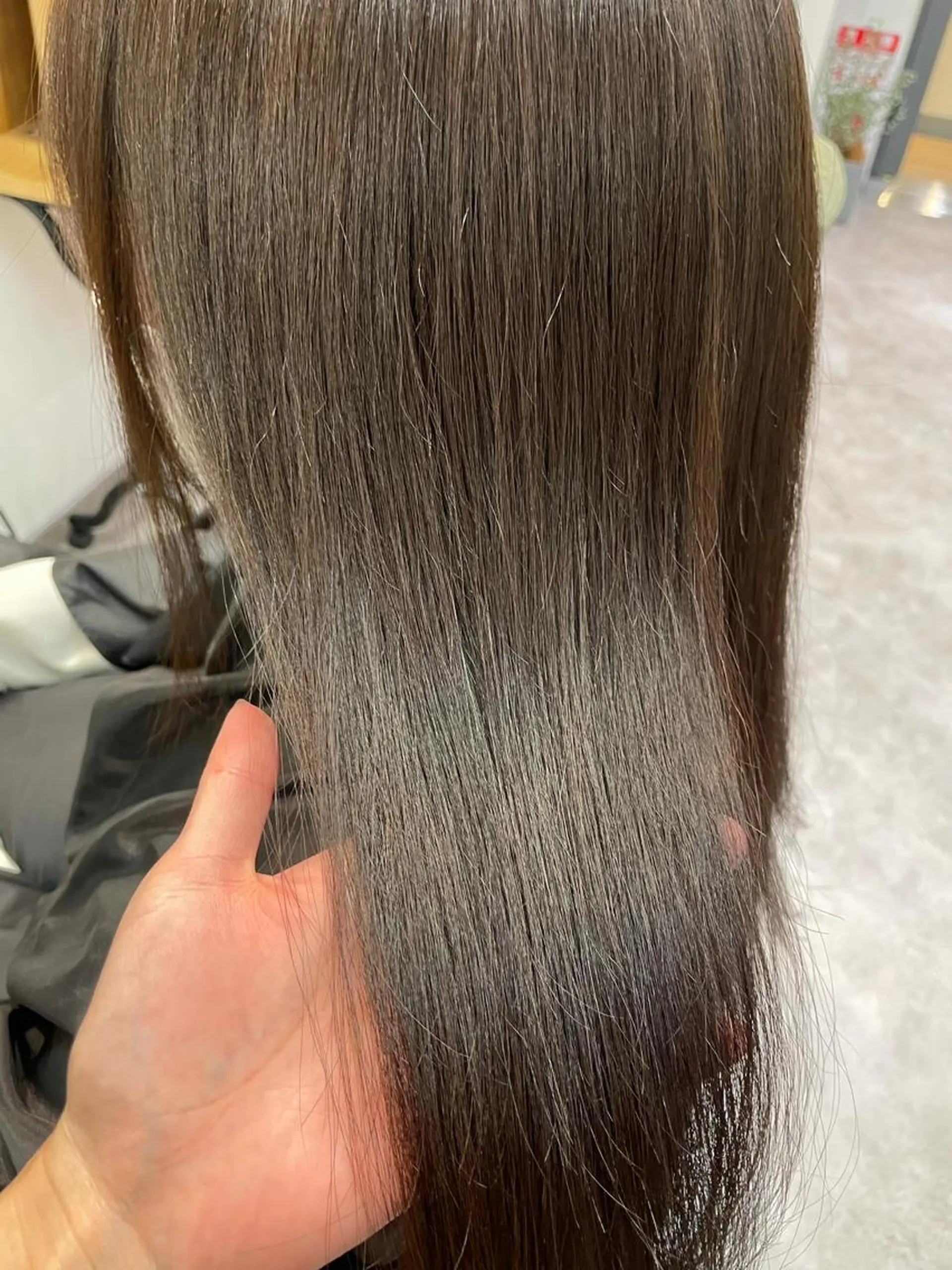 セミロング カラー ベージュカラー オリーブベージュ oggi +KENJE所属・大平 美沙のヘアスタイル