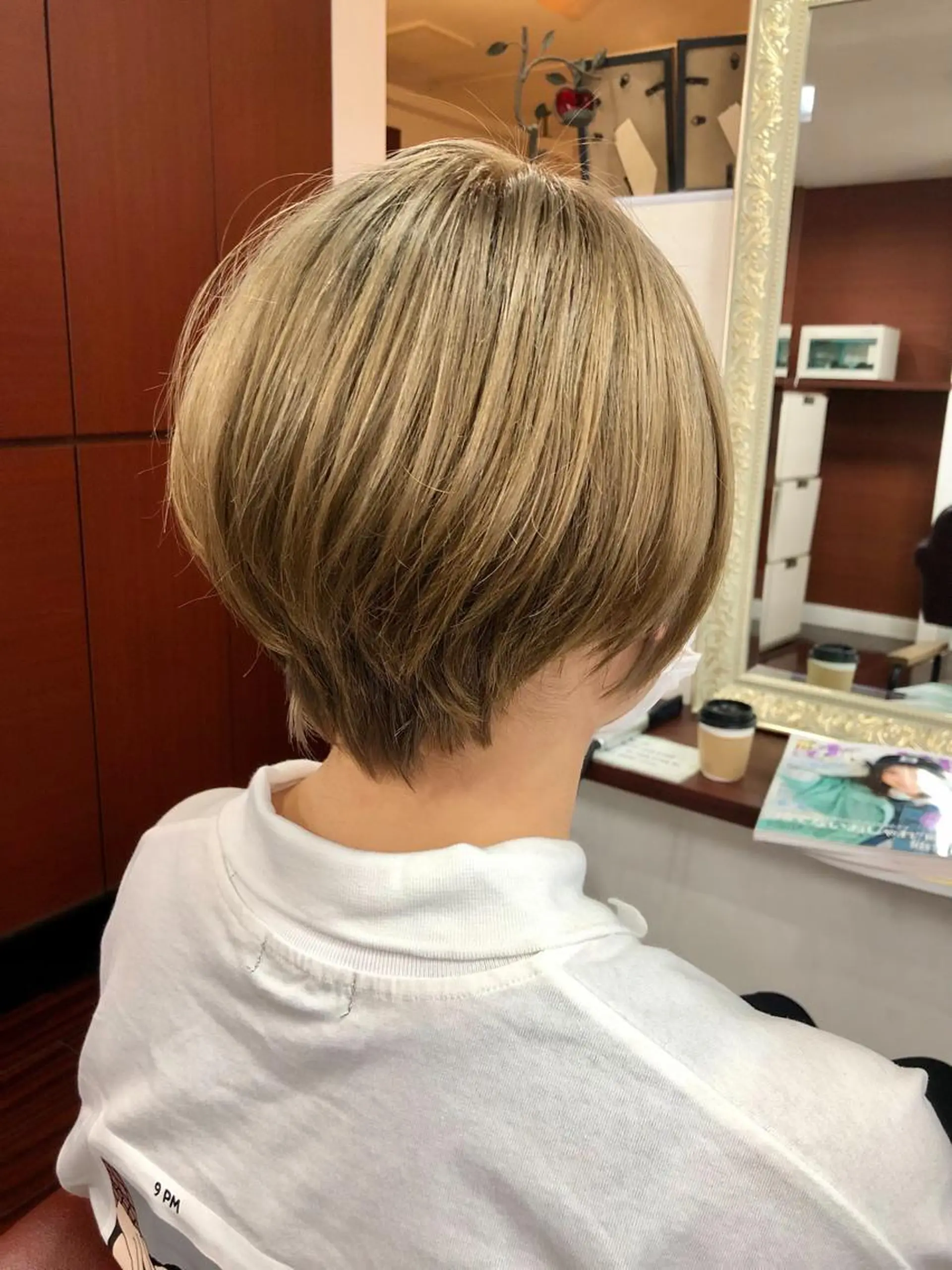 ショート ヘアカラー トリートメント 阿津坂 美空のヘアスタイル