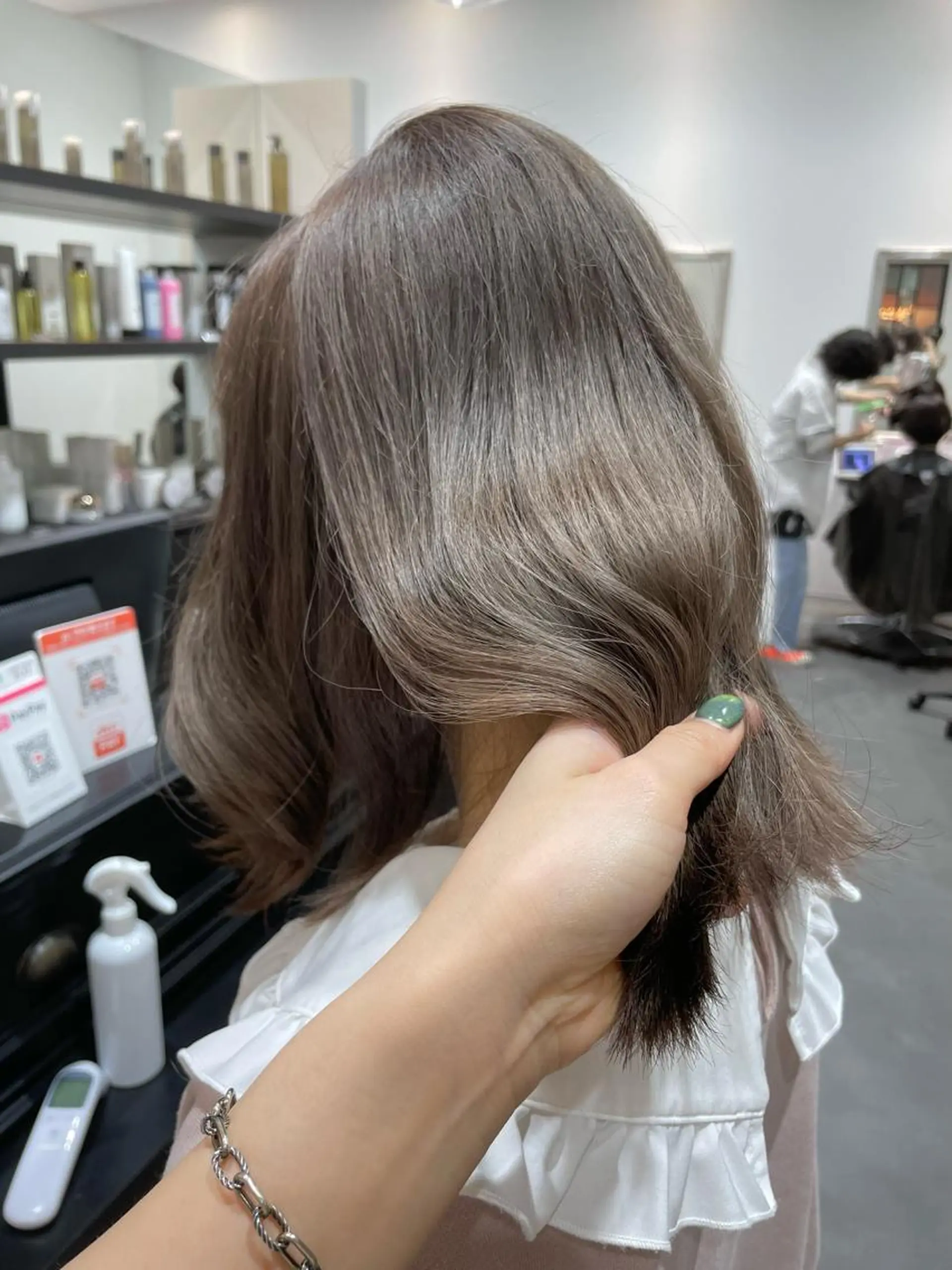 ミディアム カラー ヘアアレンジ ヘアカラー トリートメント 小倉 愛里のヘアスタイル
