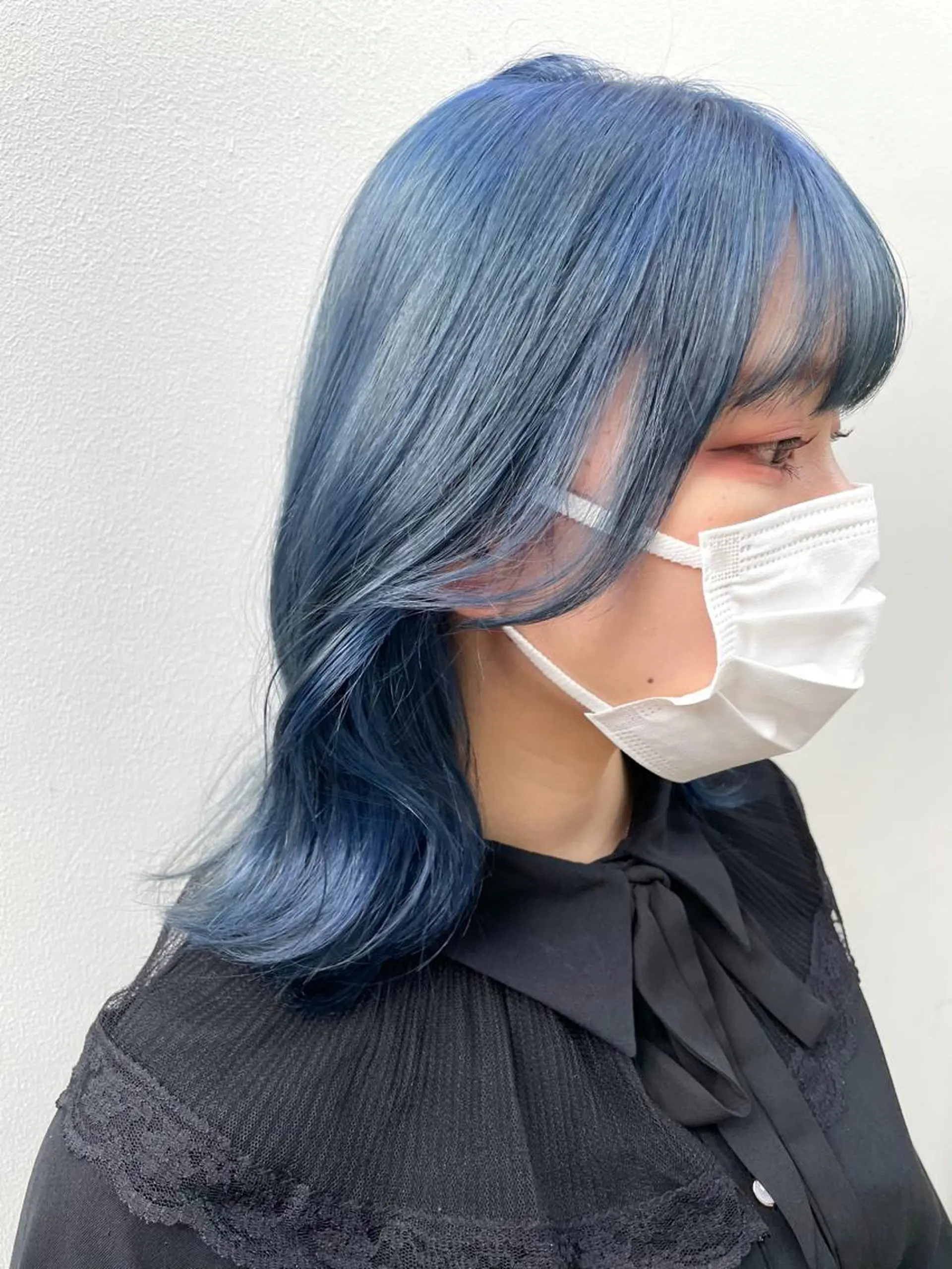 ミディアム カラー ブルーカラー くびれヘア 韓国風ヘア ヘアカラー トリートメント chama レイヤーカットのヘアスタイル