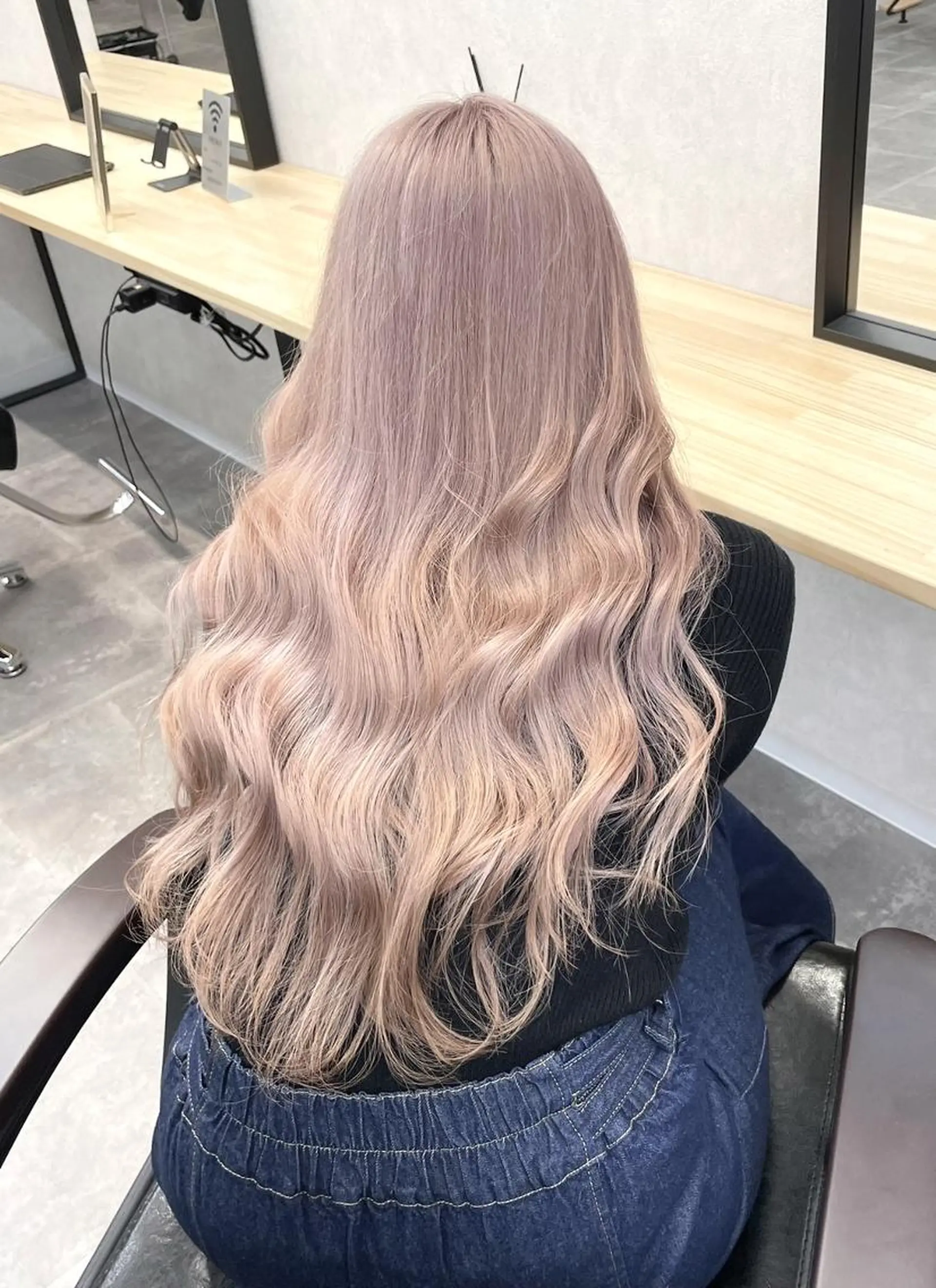 ロング ヘアアレンジ カラー L. OSAKAのヘアスタイル