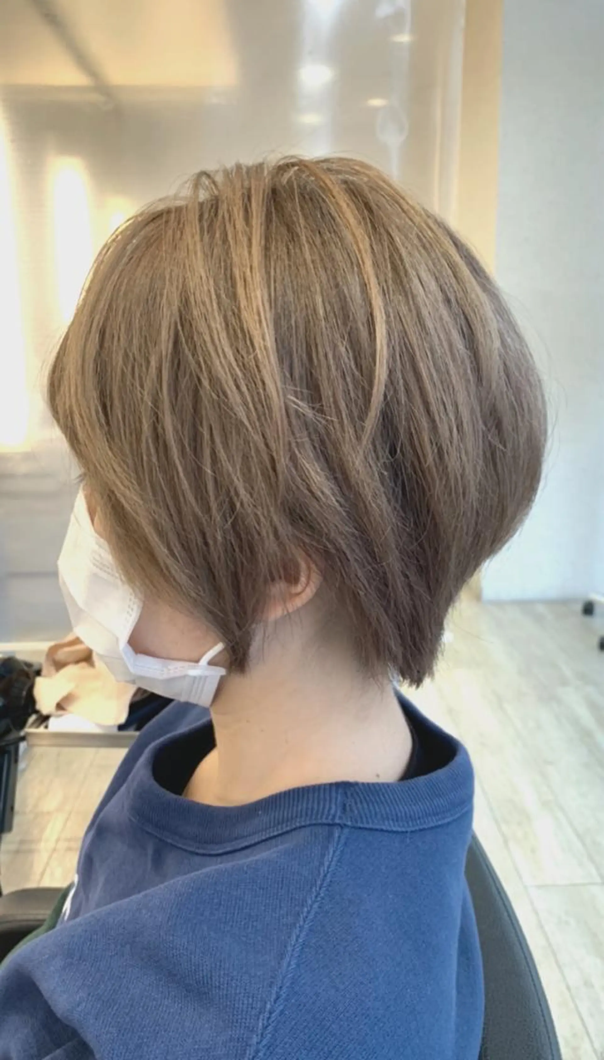 ショート カラー ベージュカラー ブリーチ ミルクティーベージュ メンズカット／パーマ 西山賢志のヘアスタイル
