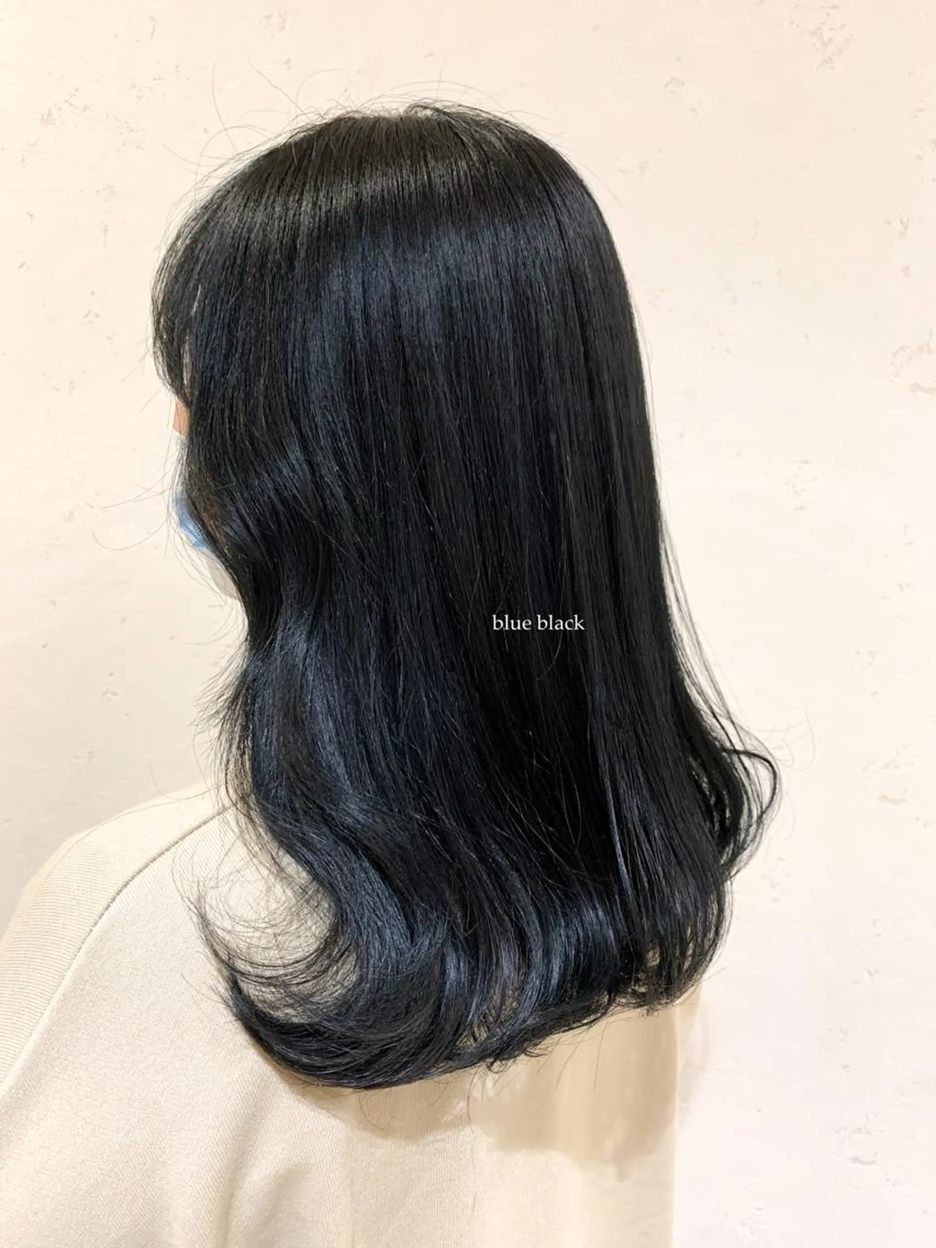セミロング カラー 黒髪 ブルーカラー ブルーブラック ブリーチなしカラー 🌿‬脇黒丸 彩のヘアスタイル