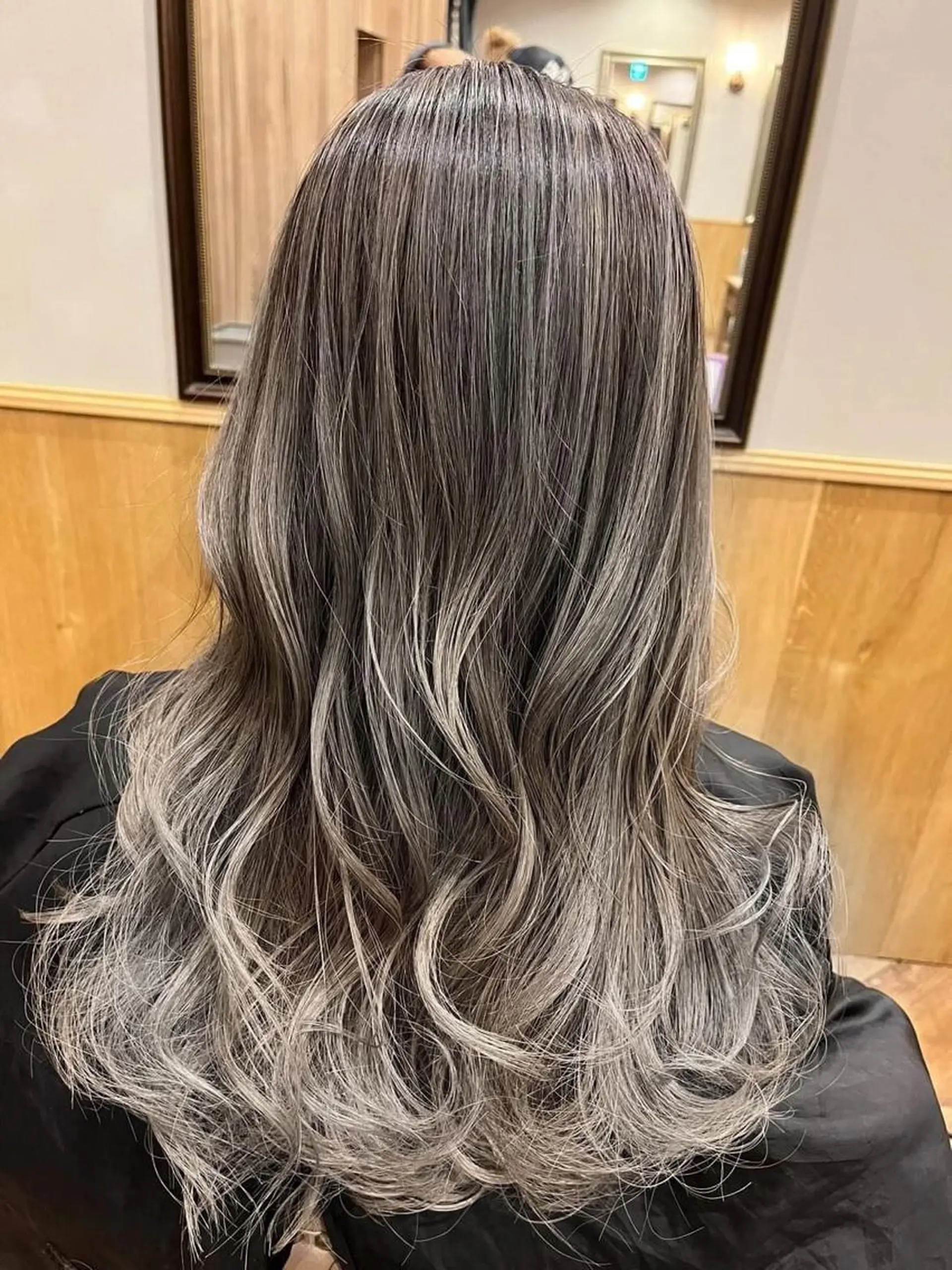 ロング カラー バレイヤージュ ハイライトカラー ハイライト レイヤーカット カット ヘアカラー トリートメント メテオ取扱✨美髪 矯正✨HiroNYのヘアスタイル