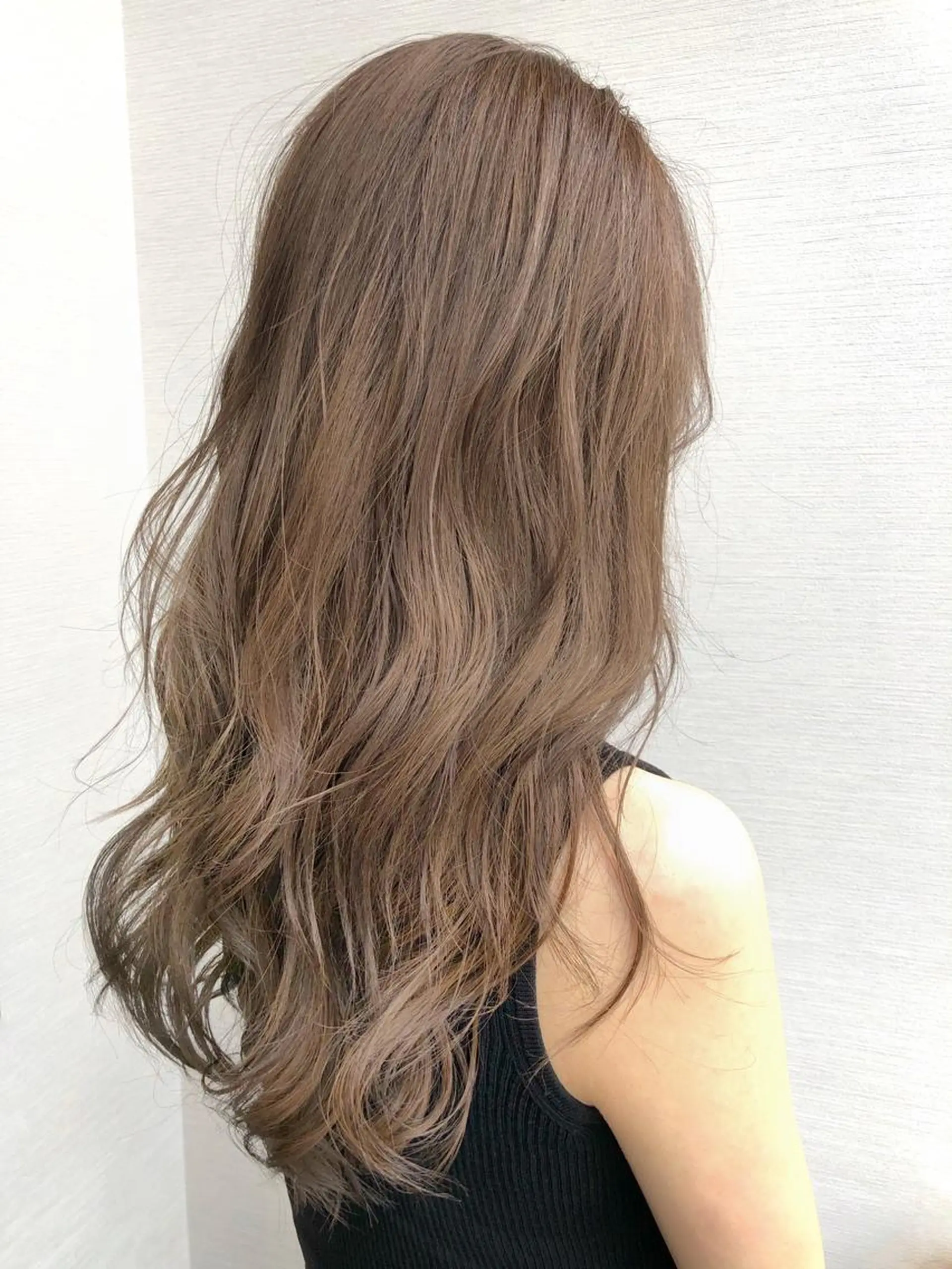 ロング ハイライト Ling K所属・古川 華那のヘアスタイル