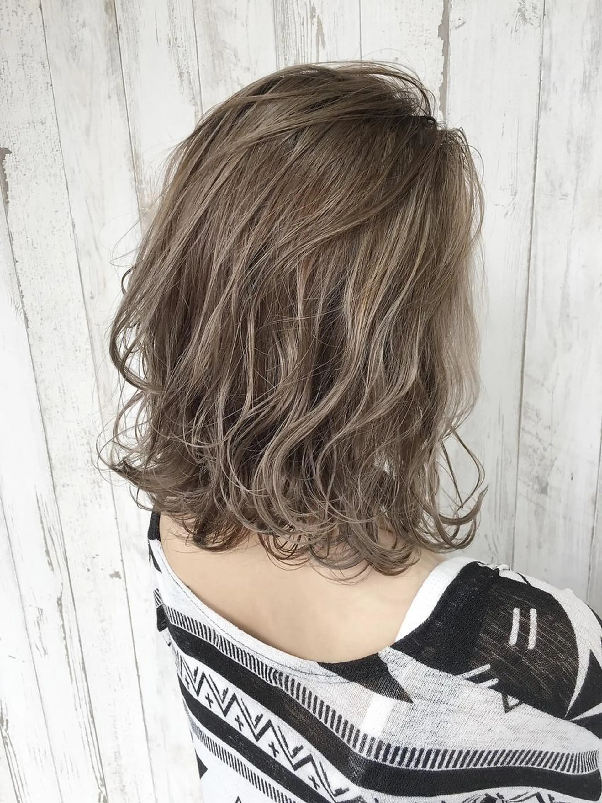 ミディアム カラー HAIR&MAKE.sia所属・心斎橋ボブ 好原良真のヘアスタイル