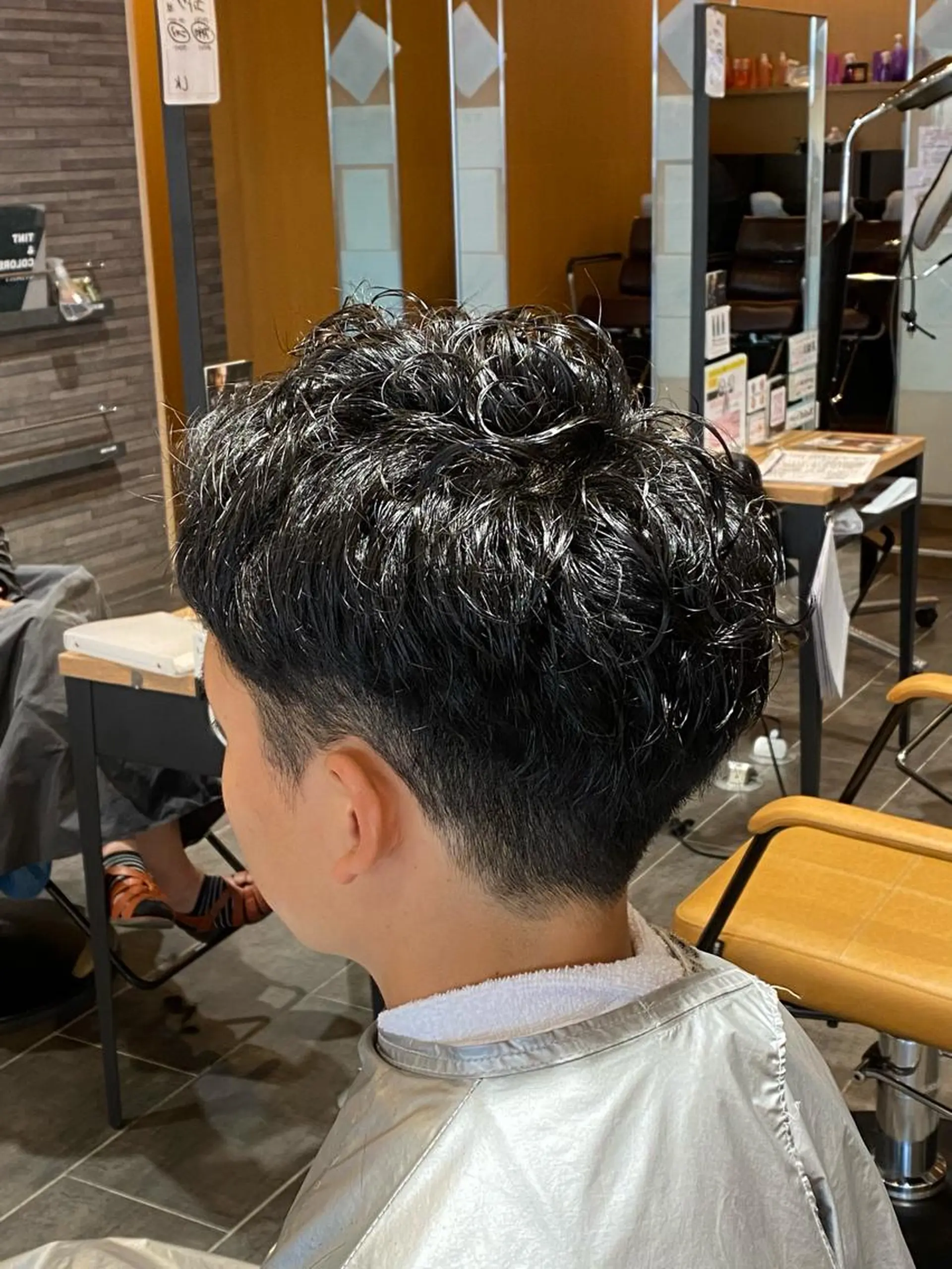 パーマ メンズ 尾崎 優也のヘアスタイル