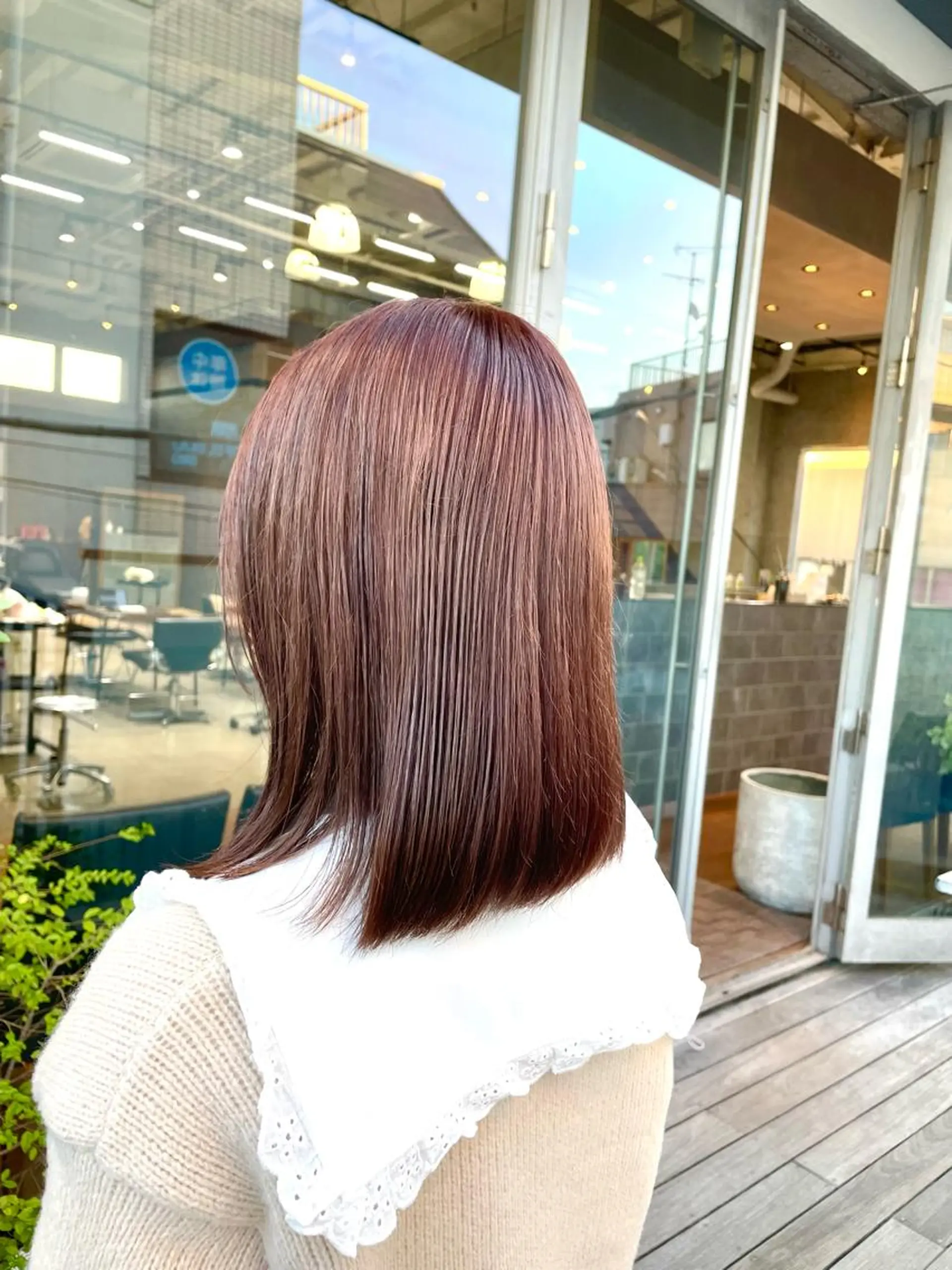 ミディアム 顔まわりレイヤー🎀 くぼやま　みおのヘアスタイル