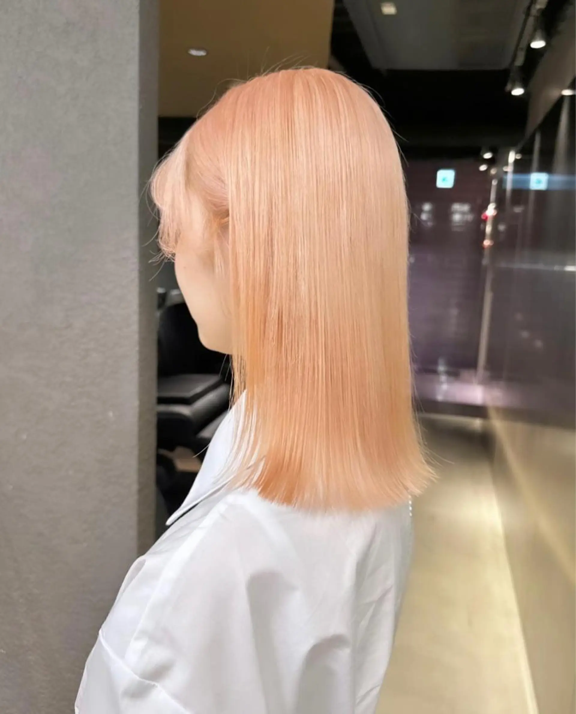 ロング カラー ブリーチ レイヤーカット トリートメント ハイトーン/ 縮毛矯正のヘアスタイル