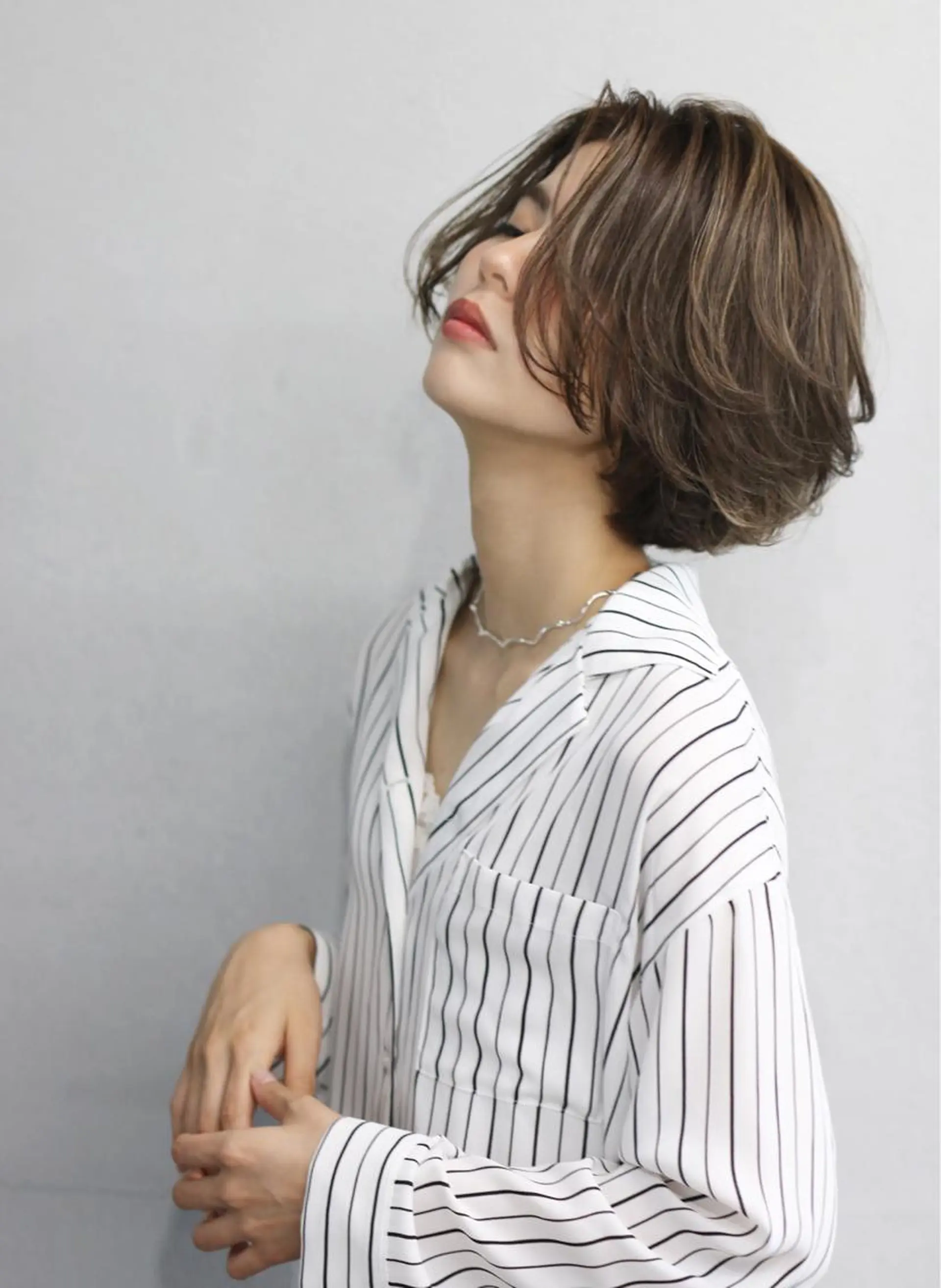 ミディアム カラー ハイライトカラー ボブ ハイライト 外ハネヘア カット ヘアカラー トリートメント ボブ/ショート/ 白髪染め/メンズ葛西のヘアスタイル