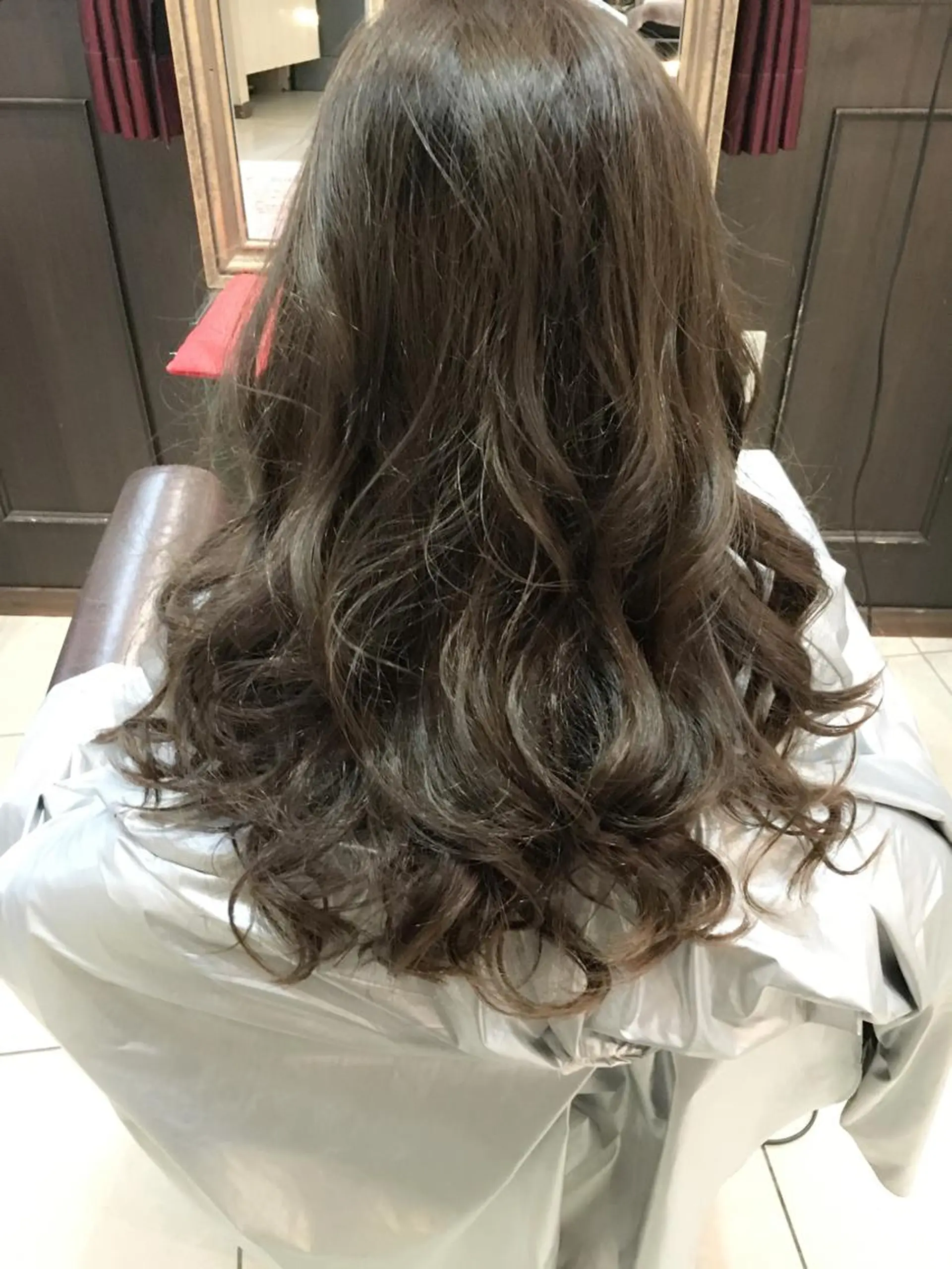 ロング カラー グレージュ エフェクトブリーチ エクステhiroのヘアスタイル