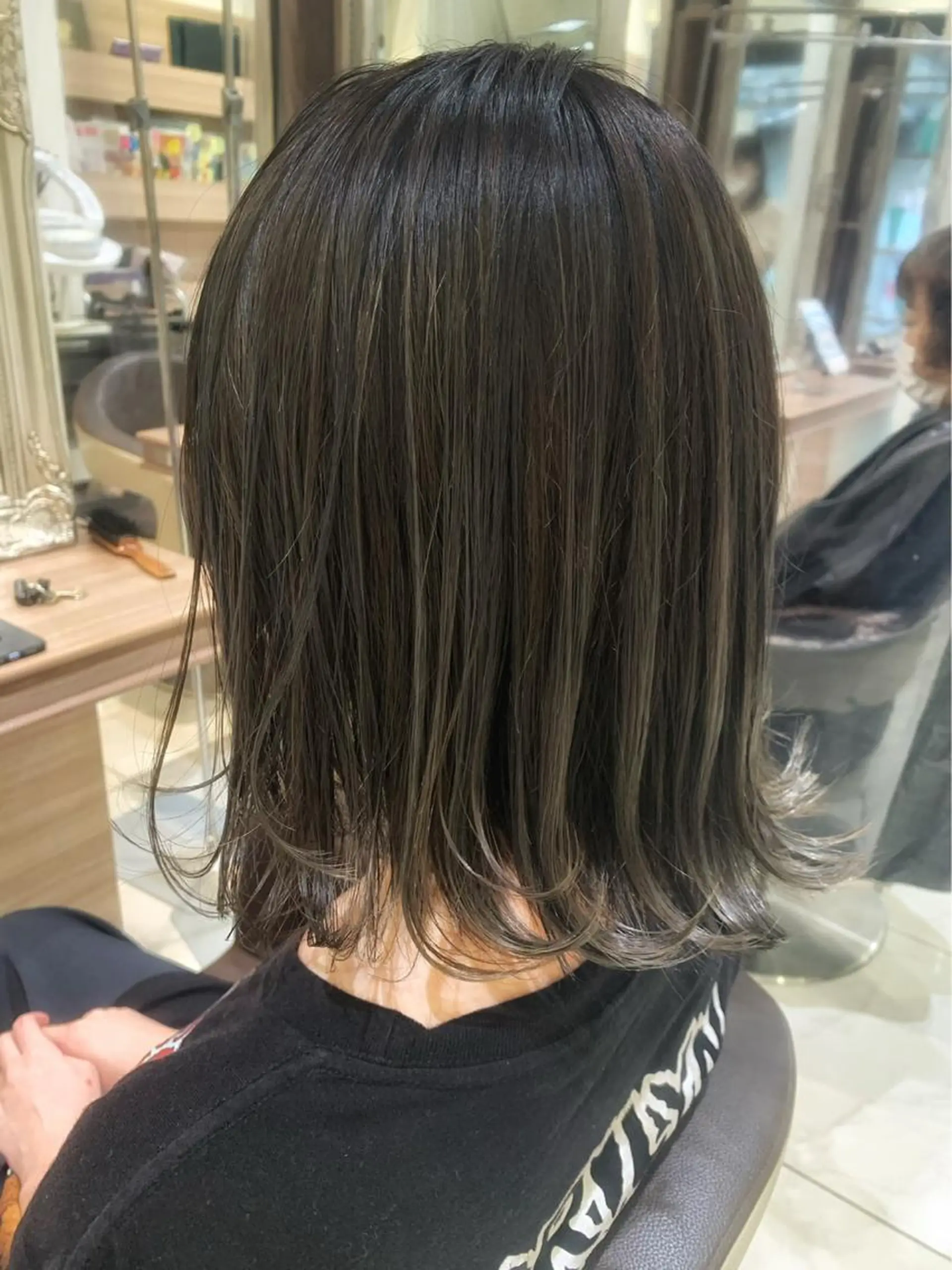 ミディアム カラー ダークグレー ハイライトカラー ハイライト はだゆうき @hadadan08のヘアスタイル