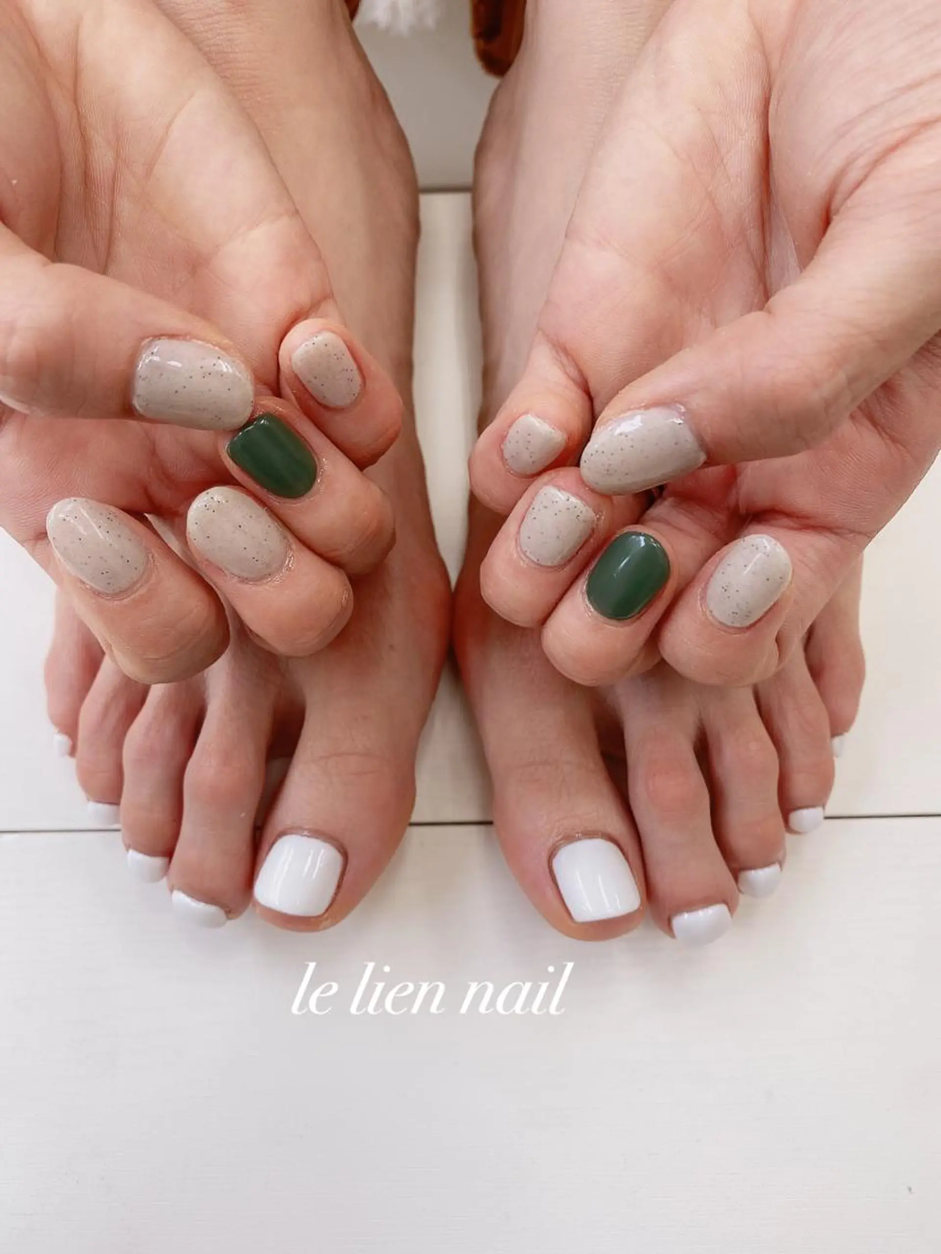ネイル フットネイル ワンカラーネイル ハンドネイル フットネイル le lien nailのネイルデザイン