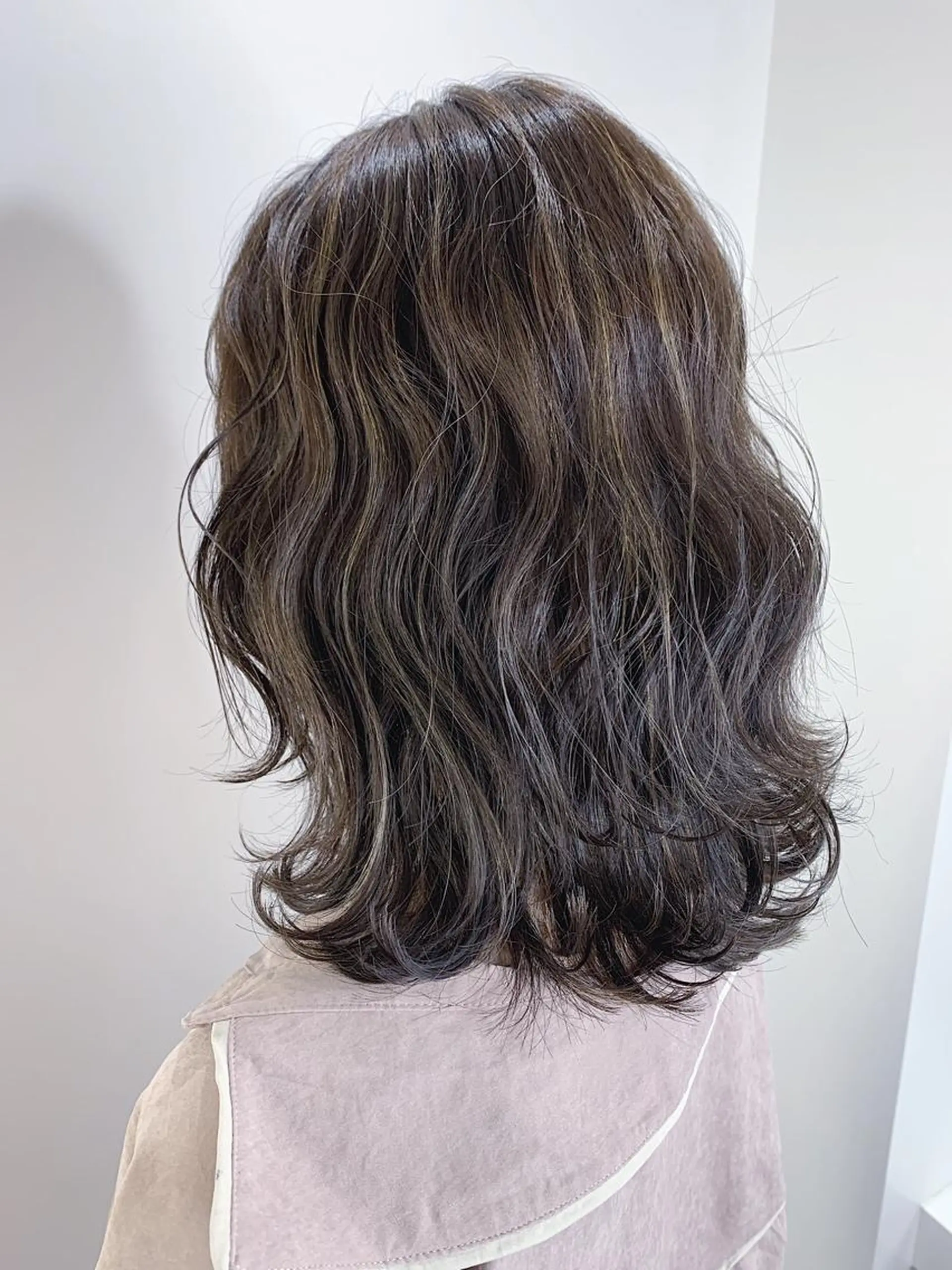 ミディアム カラー ヘアアレンジ ミディアムパーマ アディクシーカラー ベージュカラー グレージュ ハイライトカラー レイヤーカット/艶髪 🎀笠原 優花🎀のヘアスタイル