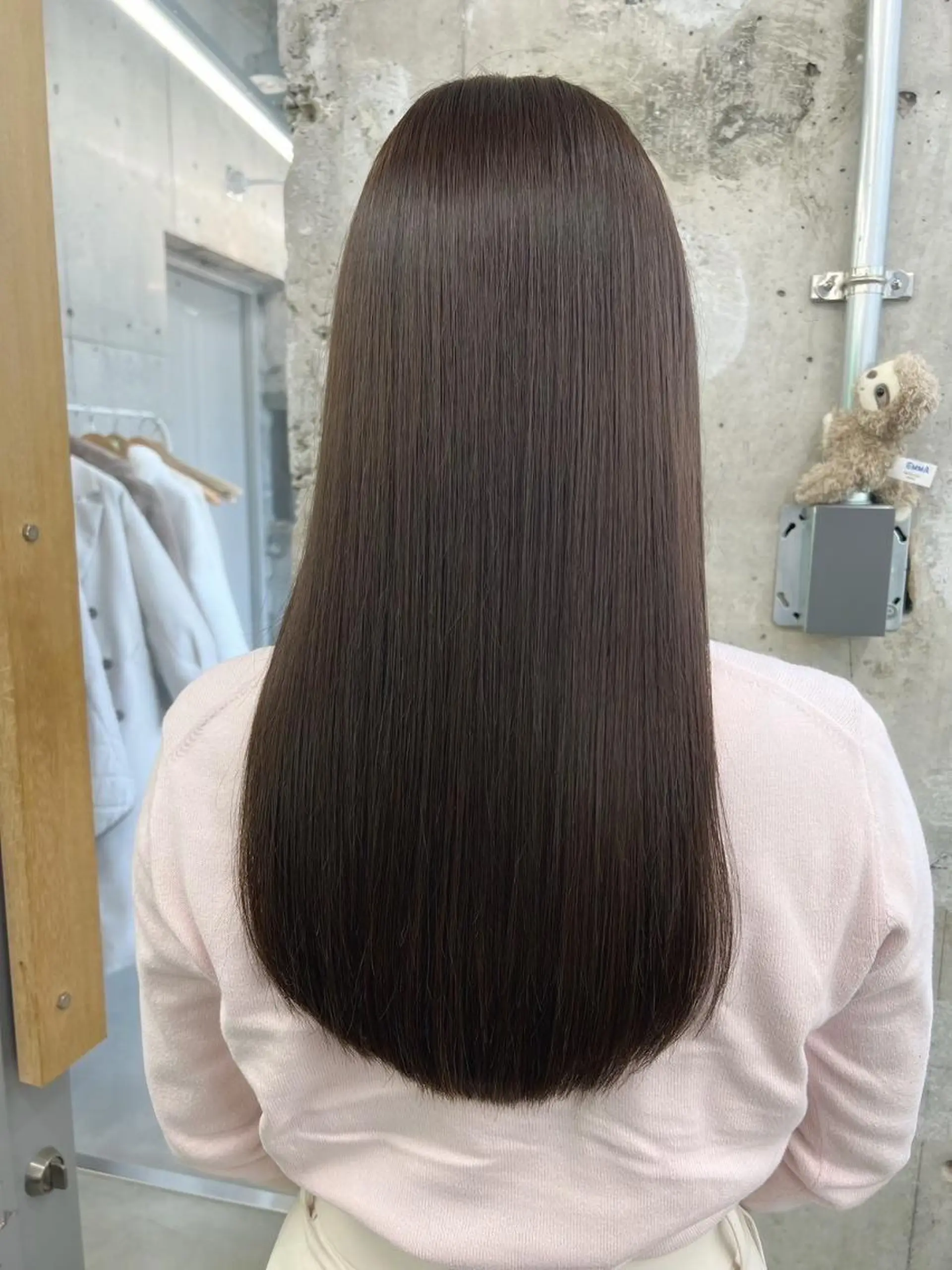ミディアム カラー パーマ ヘアアレンジ ミディアムパーマ アディクシーカラー ベージュカラー ケアカラー 透明感カラー カット トリートメント ヘアケア特化型サロン newi 梅田のヘアスタイル