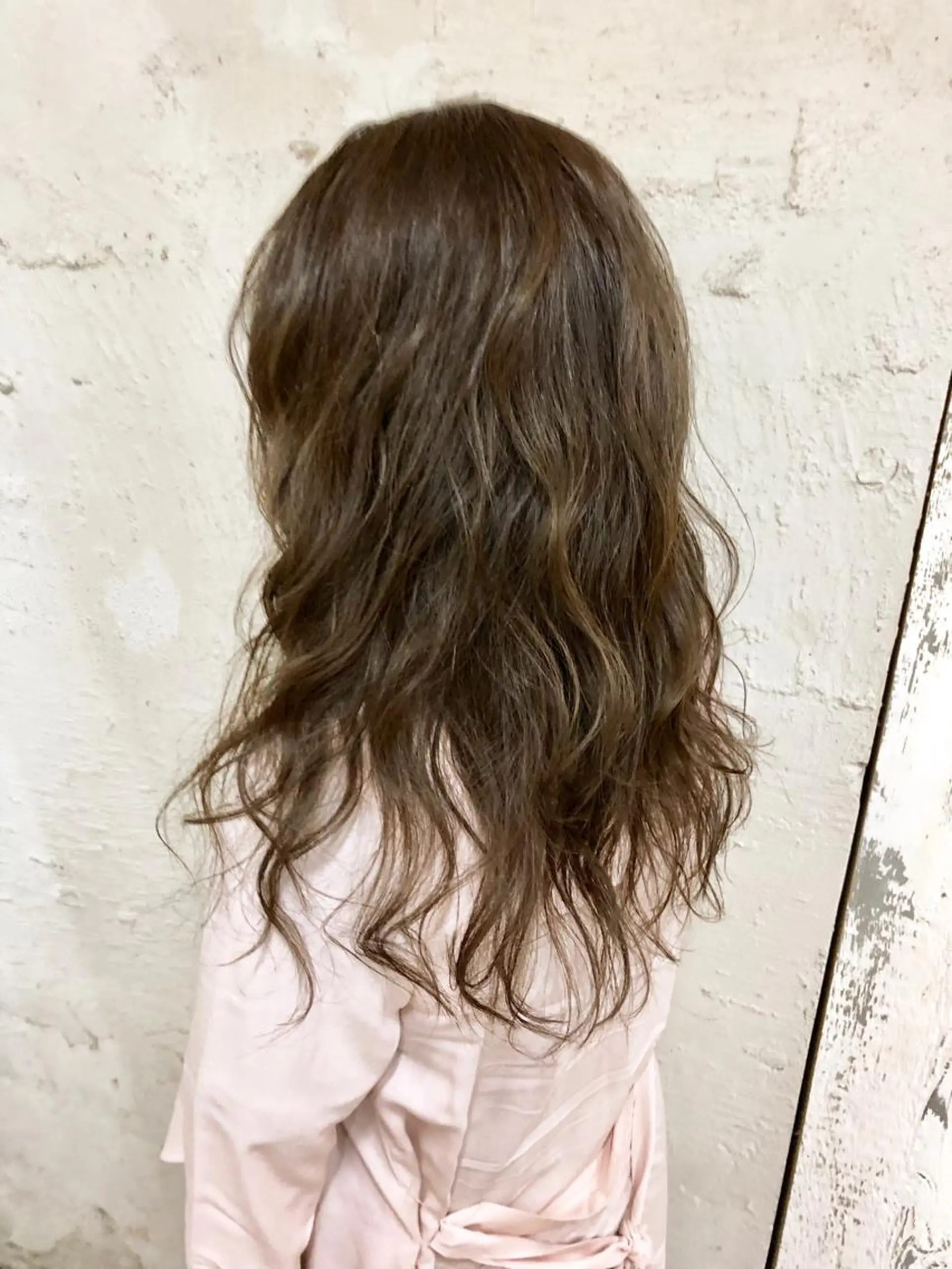 ロング カラー 透明感カラー グレージュ イルミナカラー 桐原 竜也のヘアスタイル