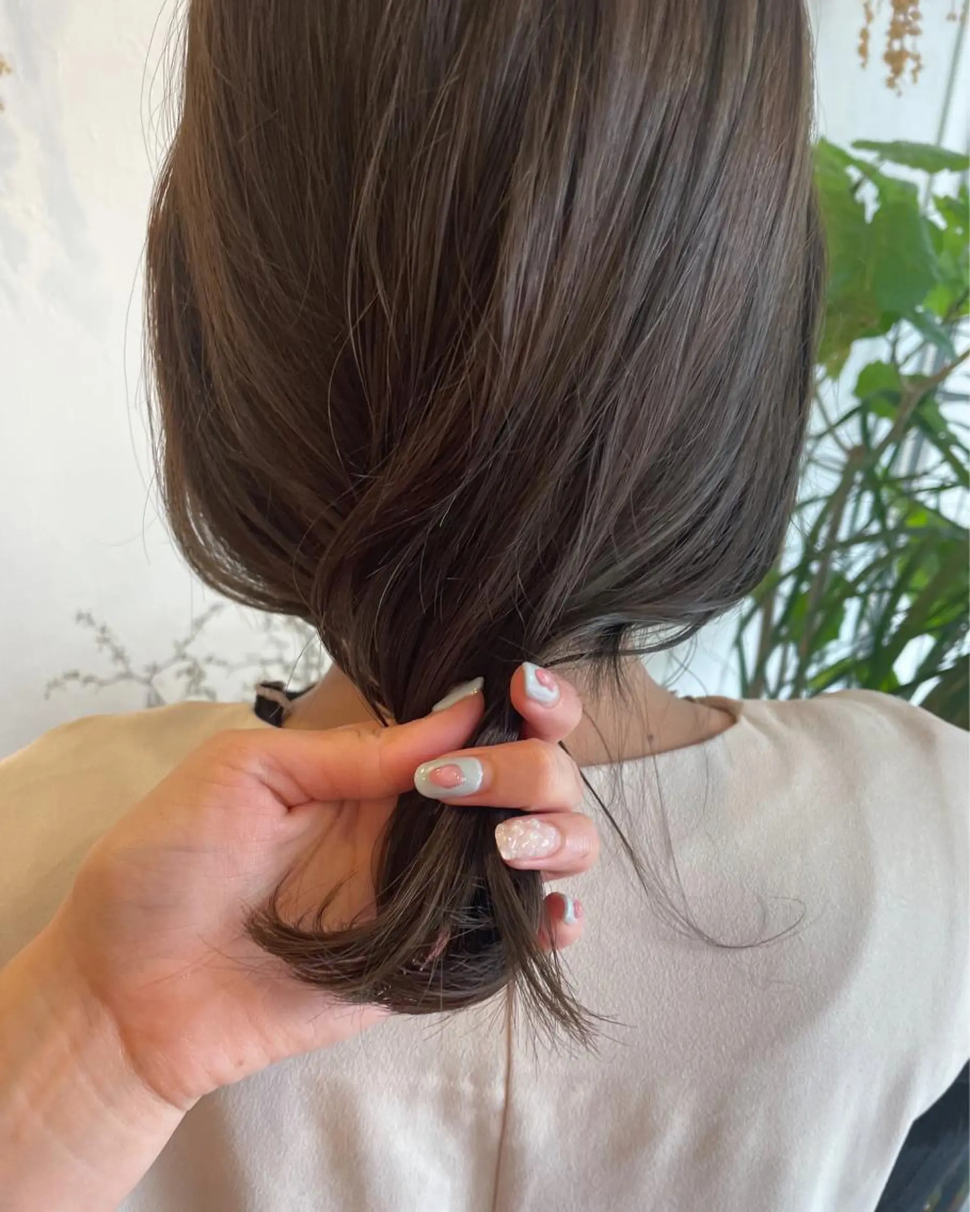 ミディアム カラー ブリーチ グレージュ ブリーチなしカラー オリーブグレージュ オリーブグレー ヘアカラー トリートメント m ā l o.🌷 サカモトマイコのヘアスタイル