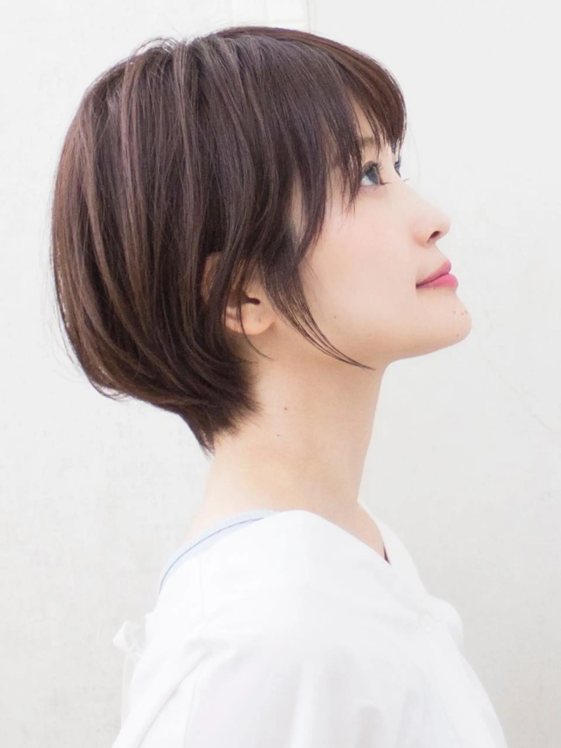 ショート 切りっぱなしボブ ショートボブ ボブ ハイライト シースルーバング 似合わせ/茅ヶ崎 スズキ タクマのヘアスタイル