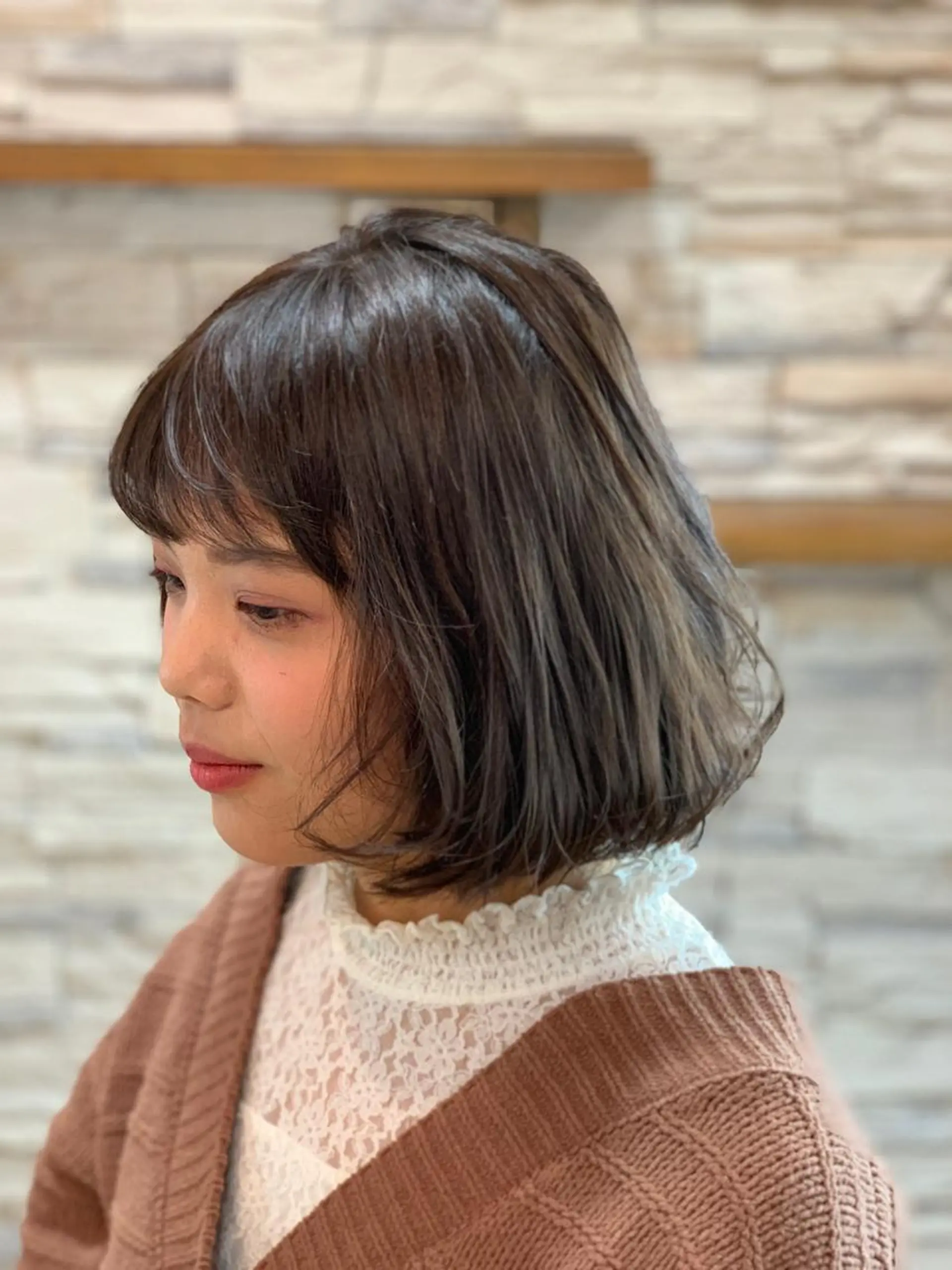 ミディアム カラー グレージュ ボブ トランキーロ・ヘアー所属・杉田 楓真のヘアスタイル