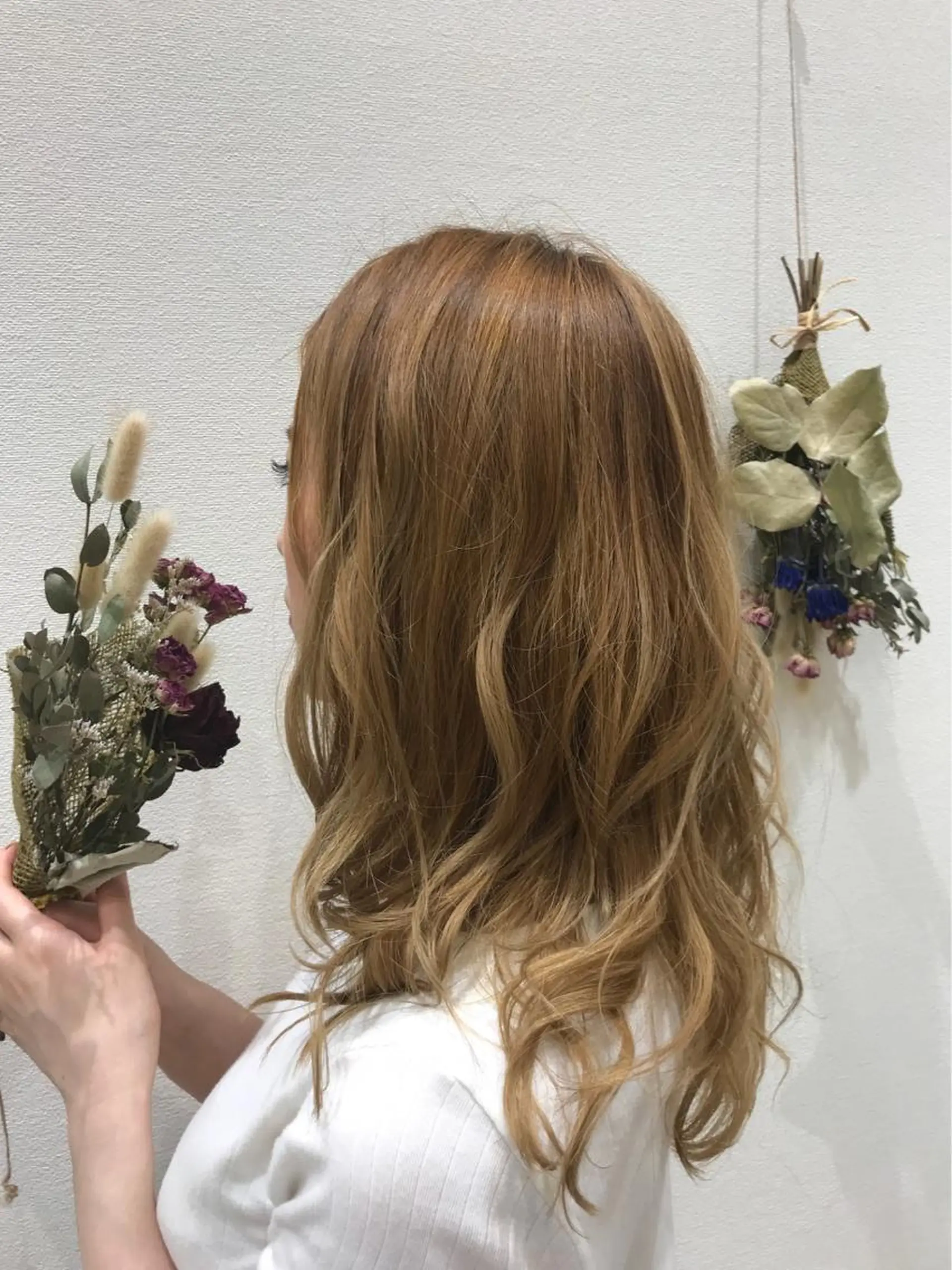 セミロング カラー ハイトーンカラー Miku❇️ フェイスレイヤーのヘアスタイル