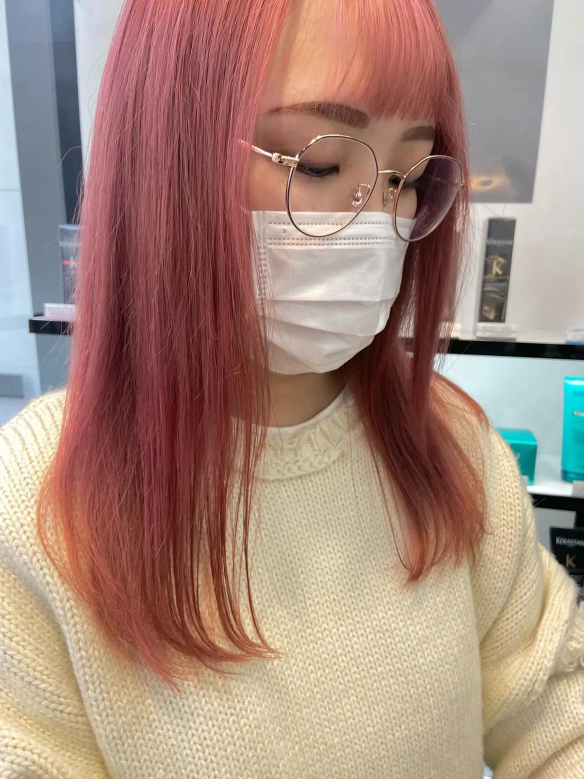 セミロング ヘアカラー 淺谷 美紀のヘアスタイル