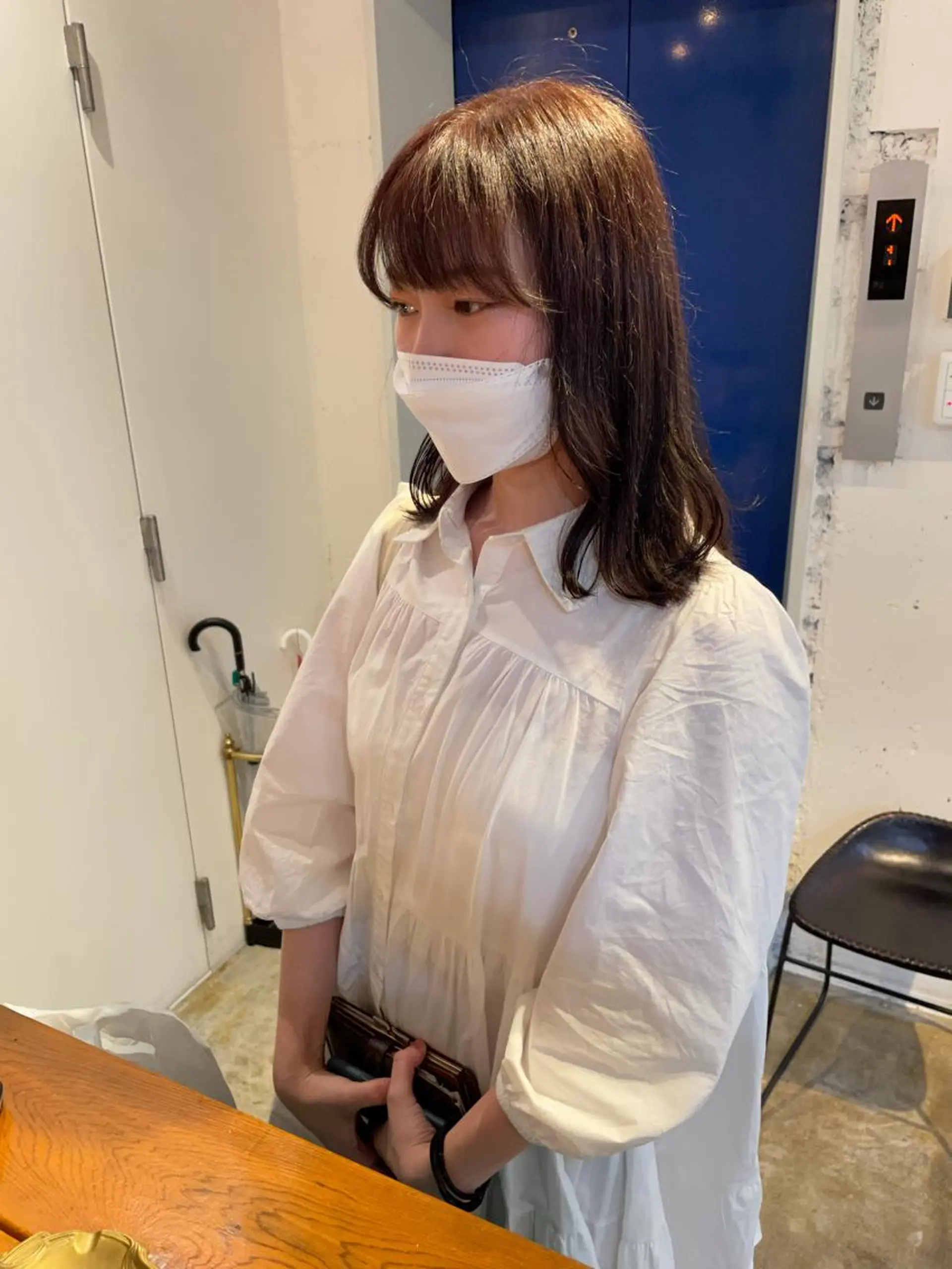 ミディアム カラー カット ヘアカラー トリートメント MIOベージュカラー 柔らかいカラーのヘアスタイル