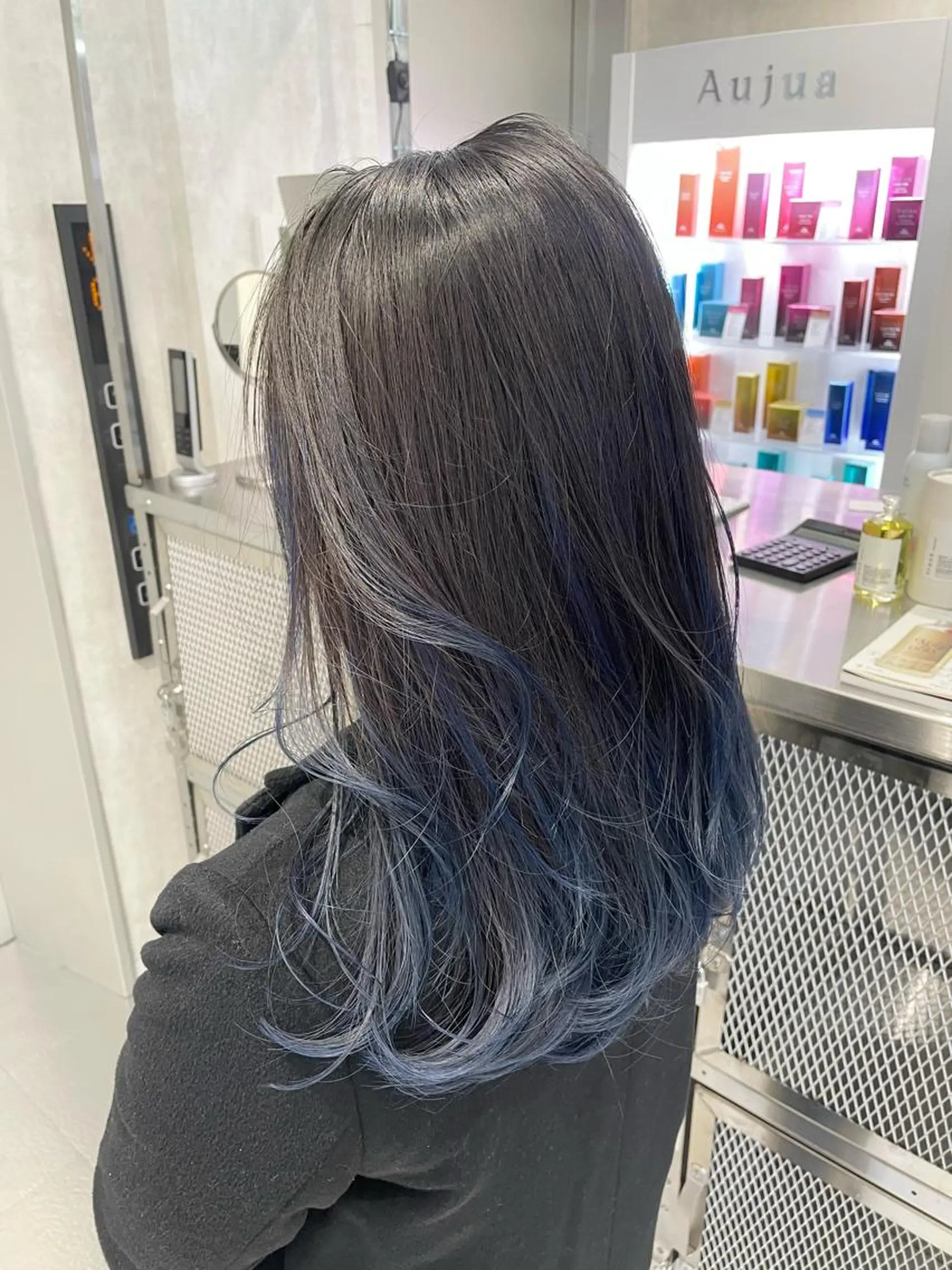 セミロング カラー ヘアアレンジ ブルーカラー グラデーションカラー カット ヘアカラー トリートメント ヘアセット CARAT堺東 Aujua認定サロンのヘアスタイル