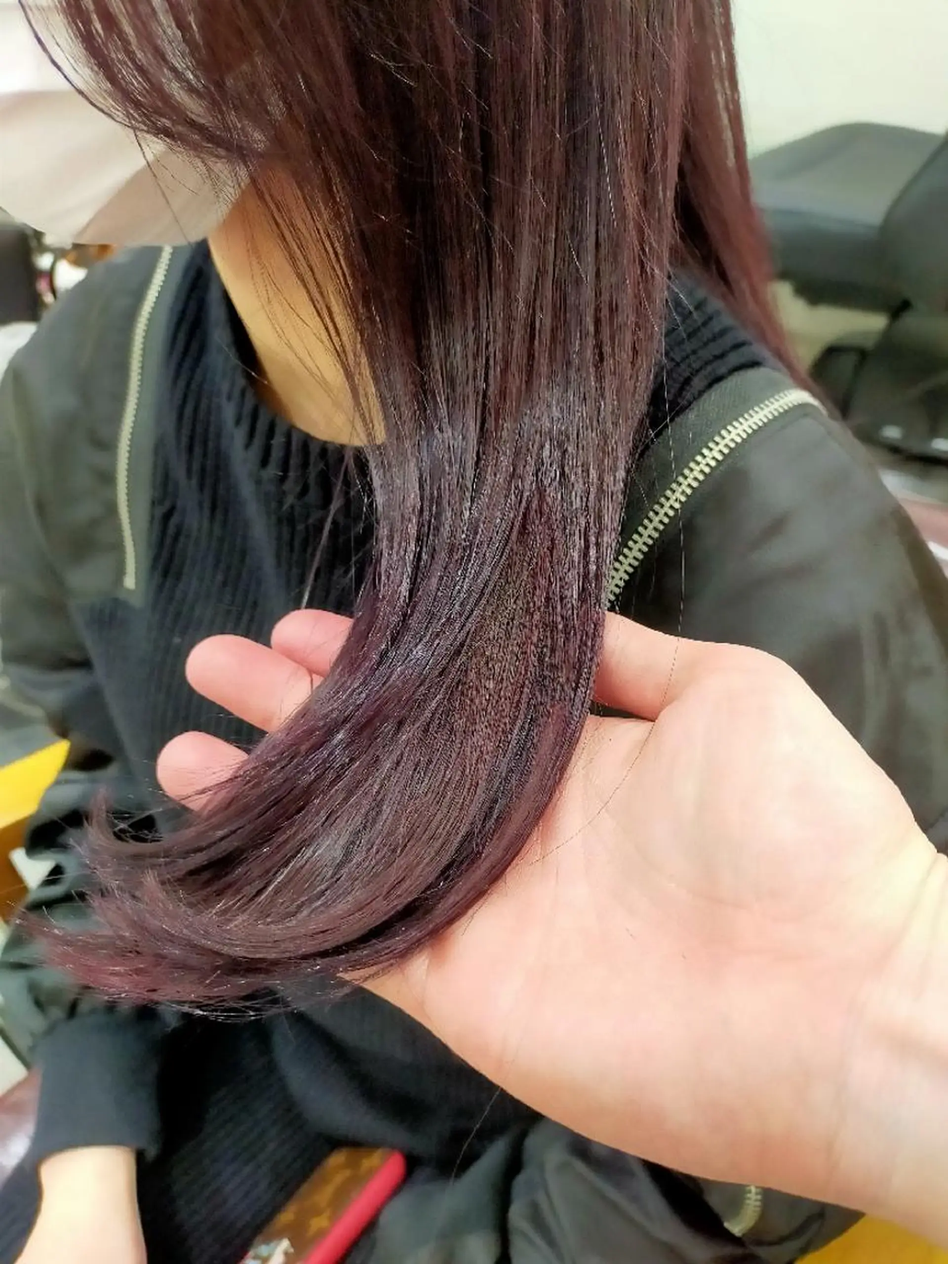 ミディアム カラー ディープパープル パープルカラー ヘアカラー トリートメント SUN GLOW  サングロウ所属・ナカノメ トシアキのヘアスタイル