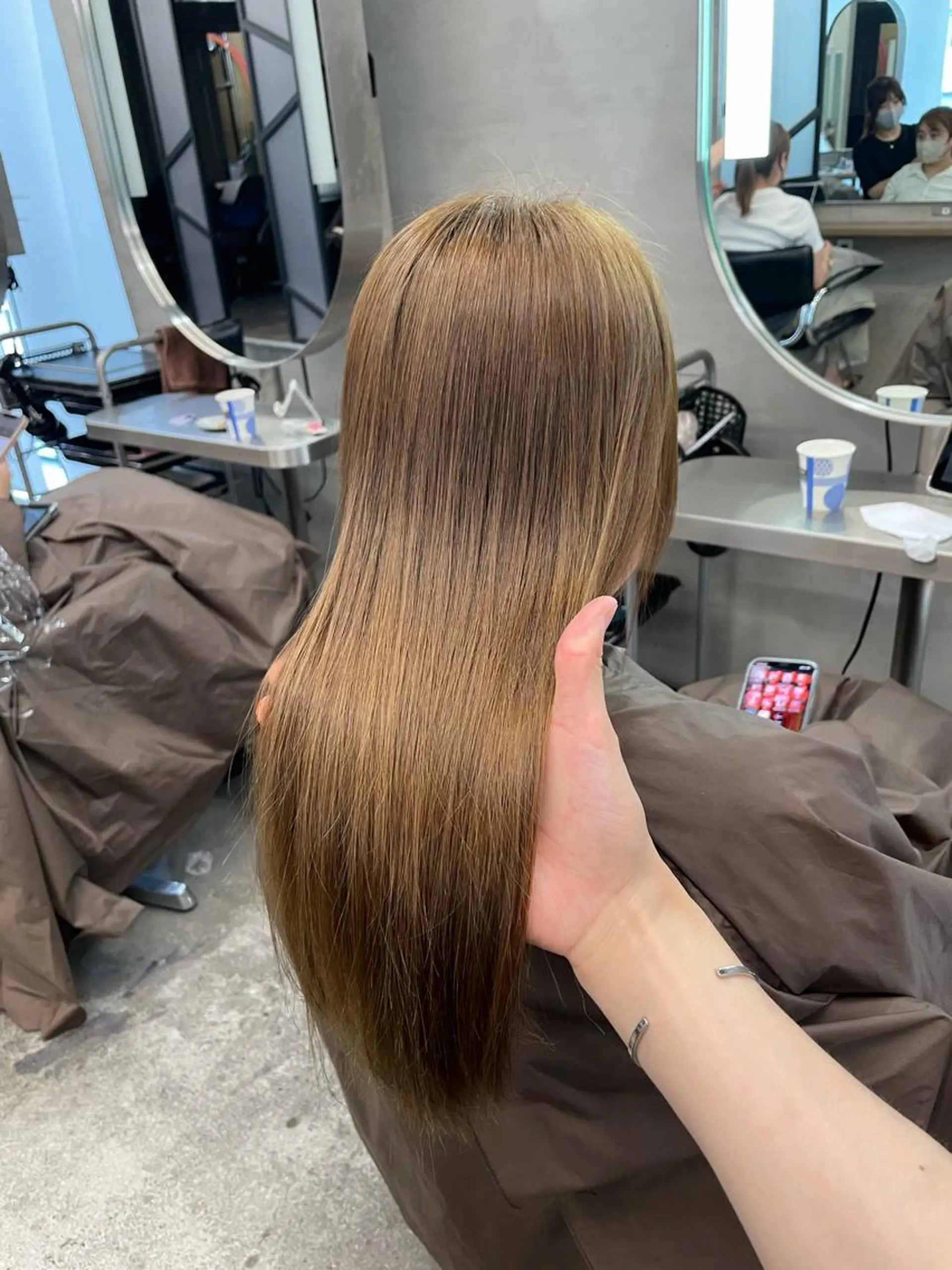 ミディアム カラー パーマ ヘアアレンジ メンズ キッズ ネイル マツエク・マツパ アイブロウ メンズブリーチ ブリーチ カット 縮毛矯正 高山🐬髪質改善 池袋で縮毛矯正のヘアスタイル