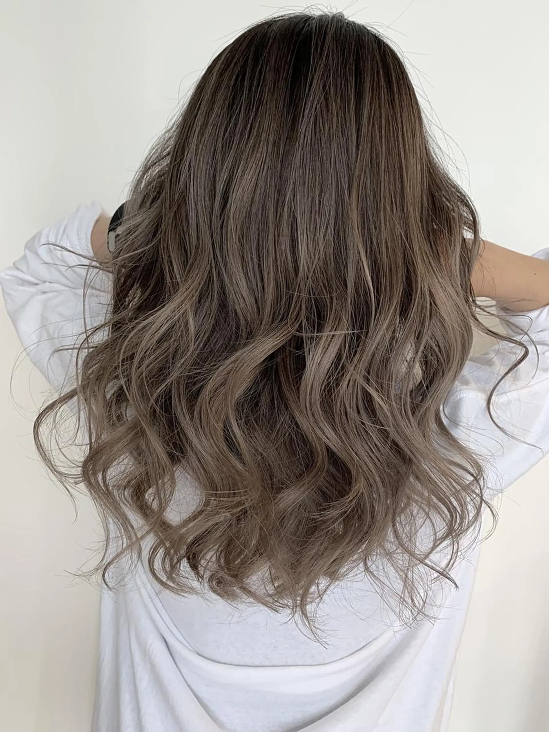 ロング カラー パーマ 公式 Ease by amble luxeのヘアスタイル