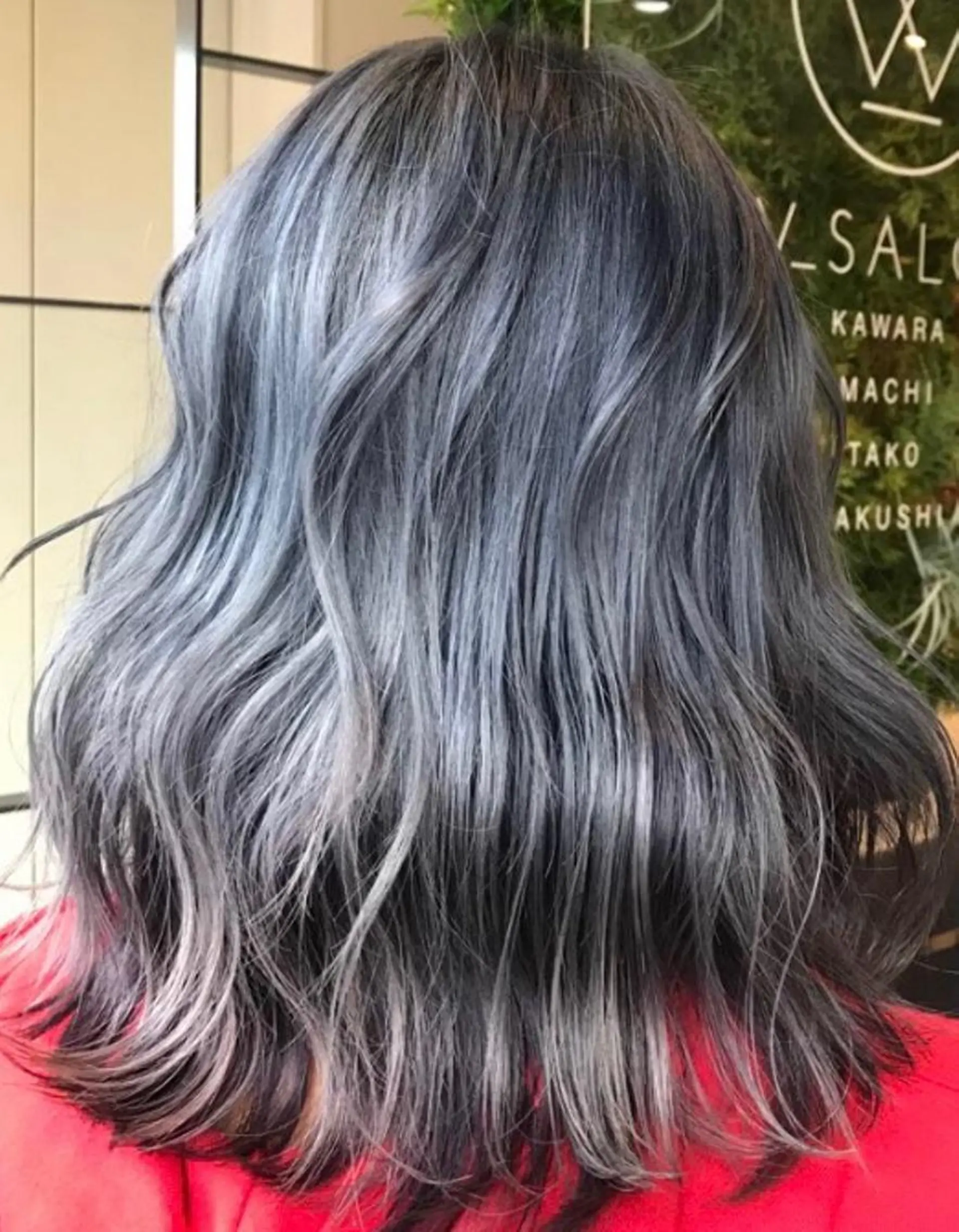 ロング カラー ヘアカラー Hanna by W_SALONのヘアスタイル