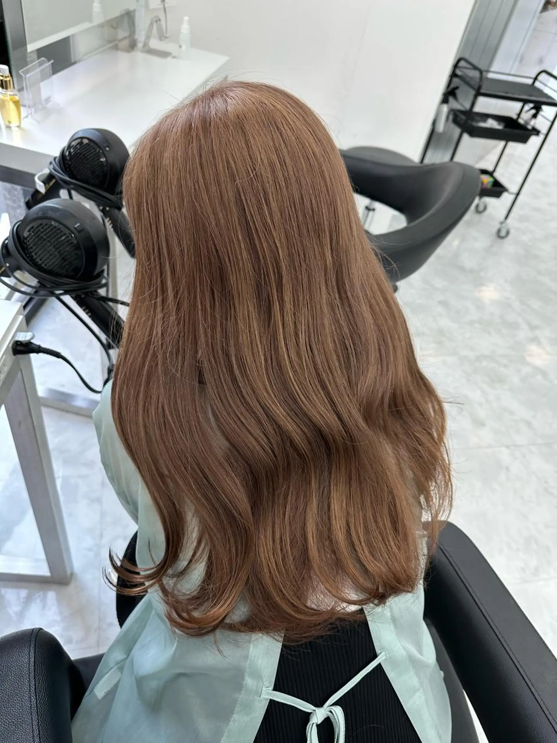 セミロング カラー ヘアカラー トリートメント ケアブリーチ 韓国レイヤーKYONのヘアスタイル