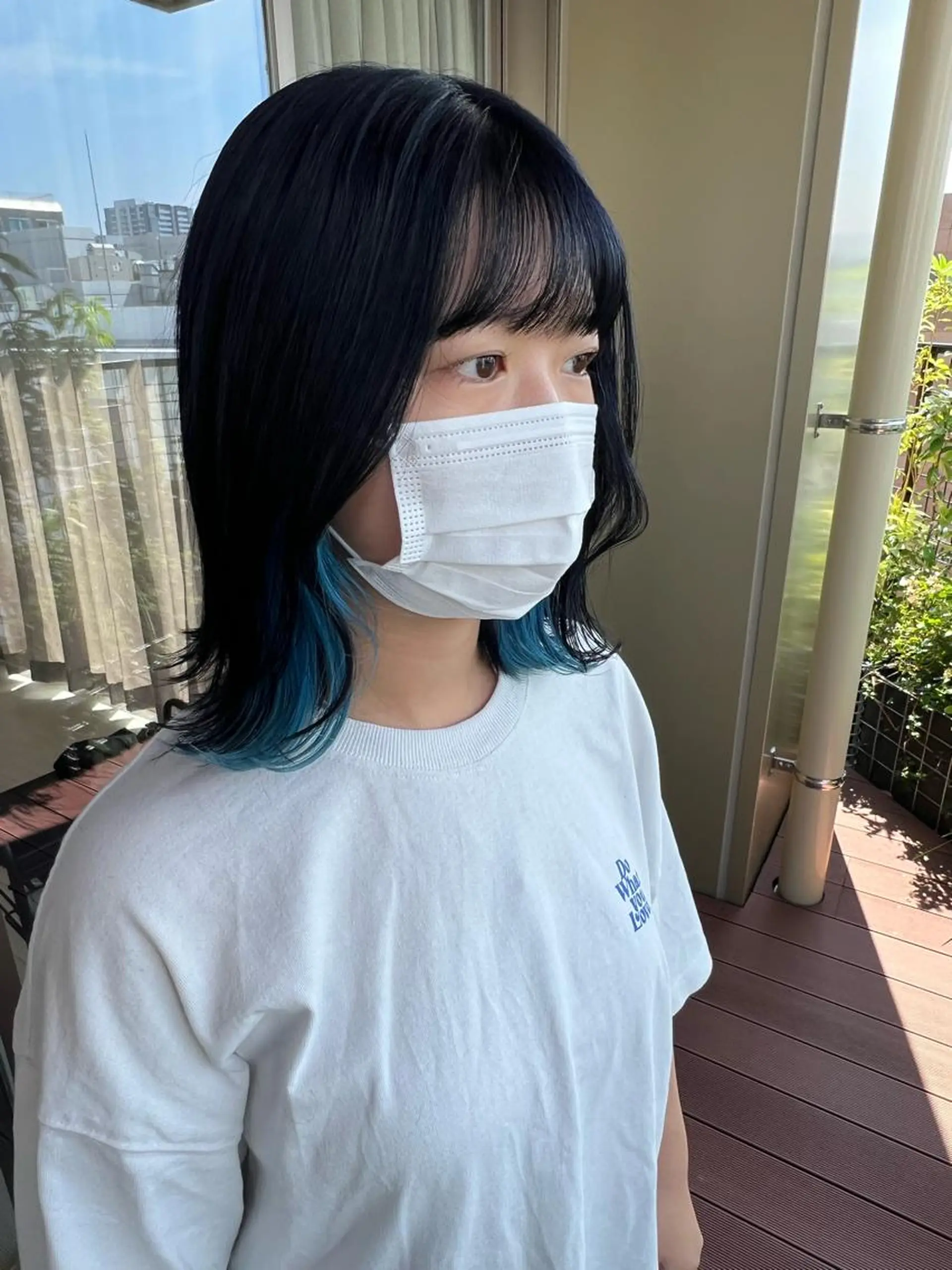 ミディアム カラー 黒髪 ブルーカラー ブルーブラック カット ヘアカラー トリートメント 韓国🇰🇷レイヤー おくれ毛/顔まわりのヘアスタイル