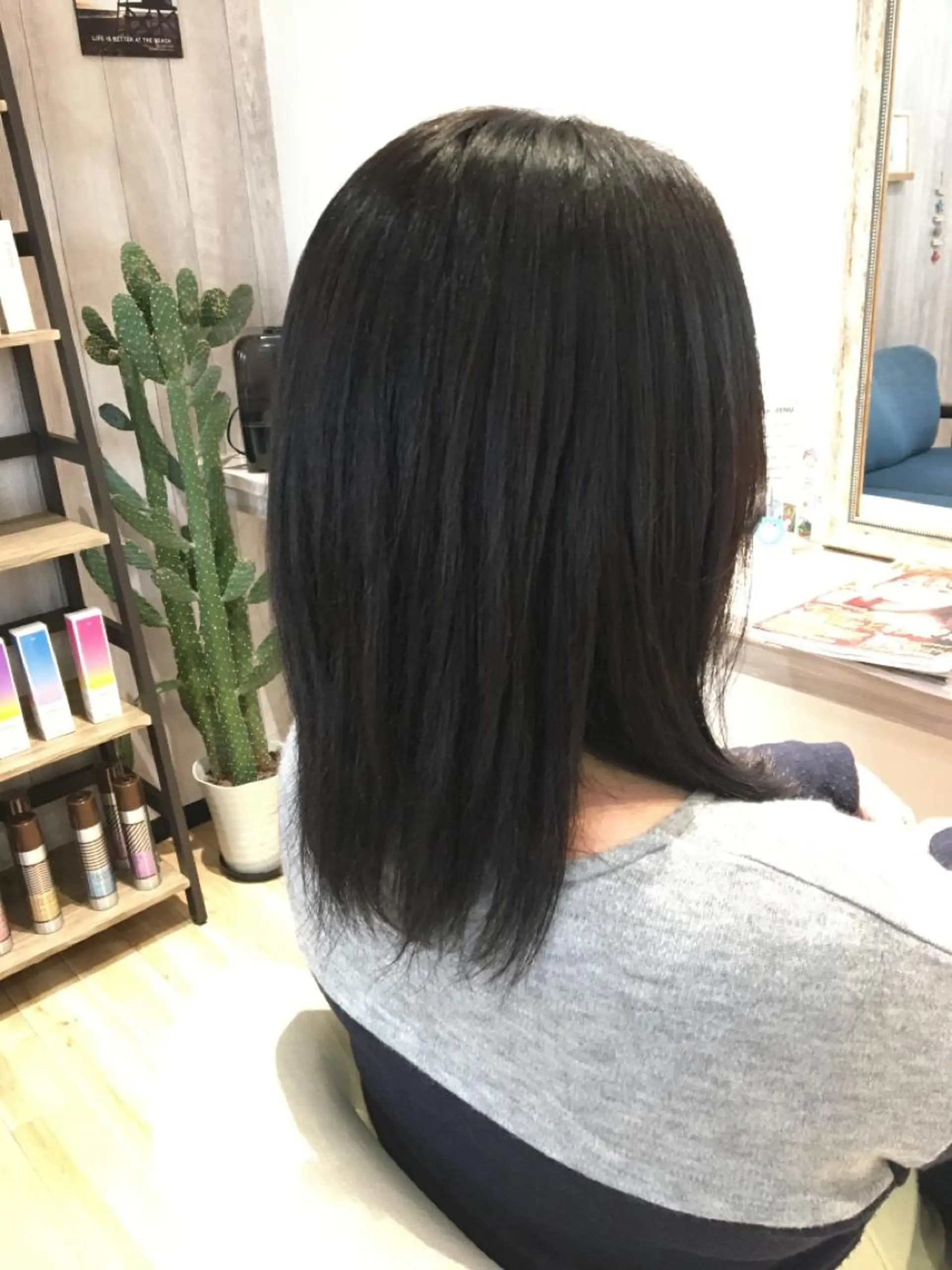 セミロング カラー ベージュカラー 透明感カラー フォギーベージュ Toy stage所属・Toy  stage 大内のヘアスタイル