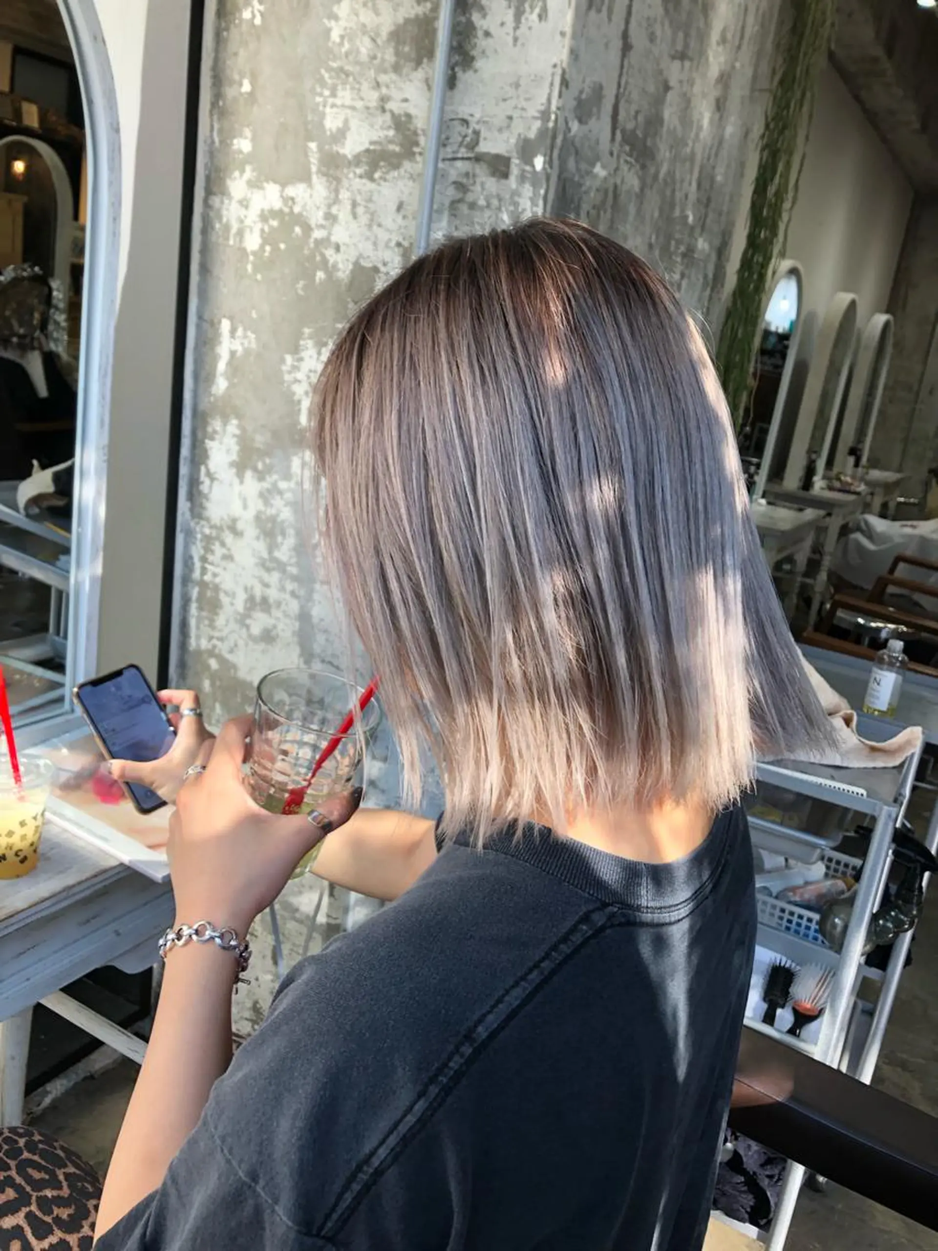 ミディアム カラー アッシュ ハイトーンカラー シルバー シルバーアッシュ Pia hair Design Yakuin所属・Pia ツボイ ケイタのヘアスタイル