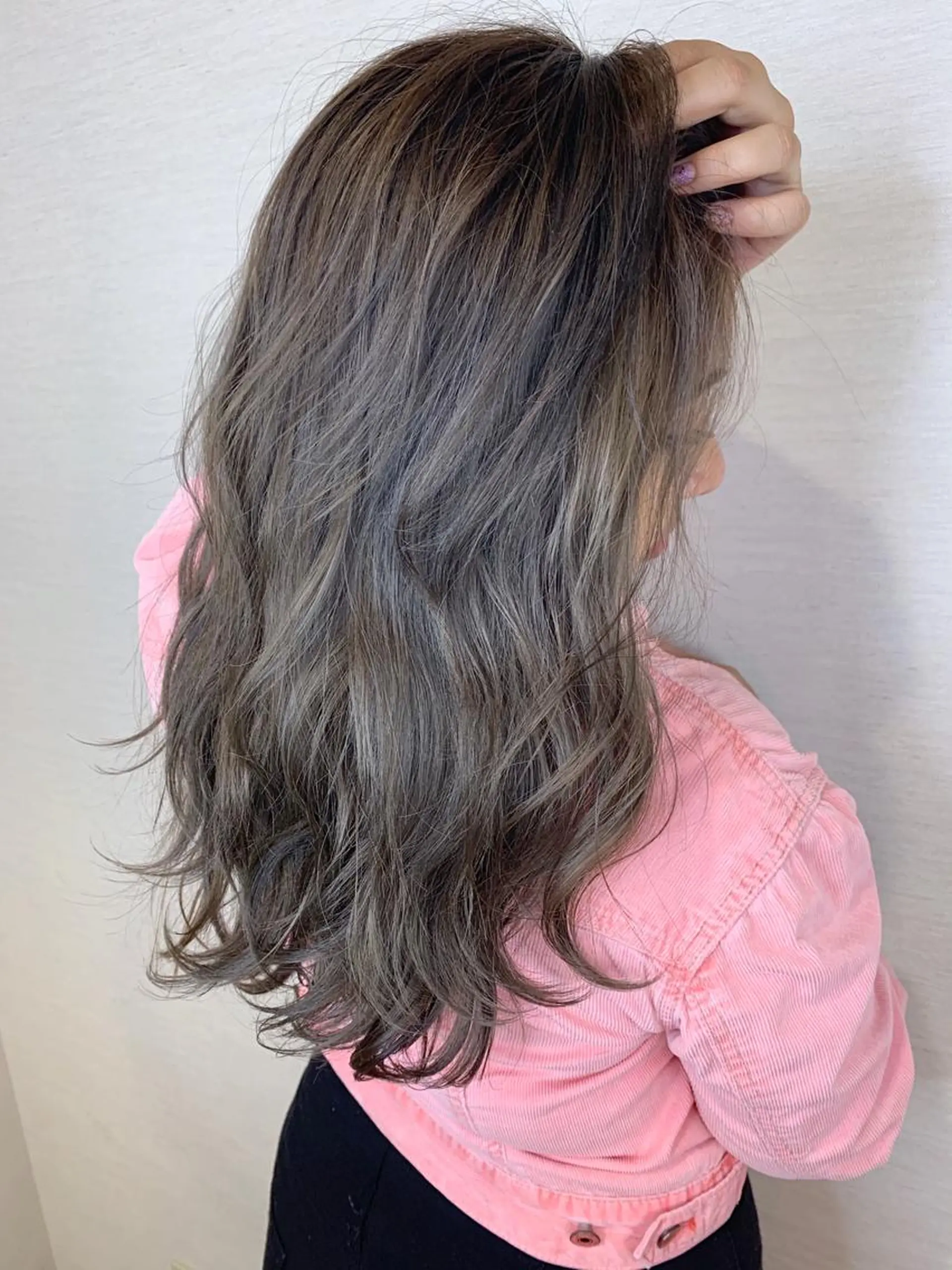 セミロング カット ヘアカラー パーマ カマチョ タイスのヘアスタイル