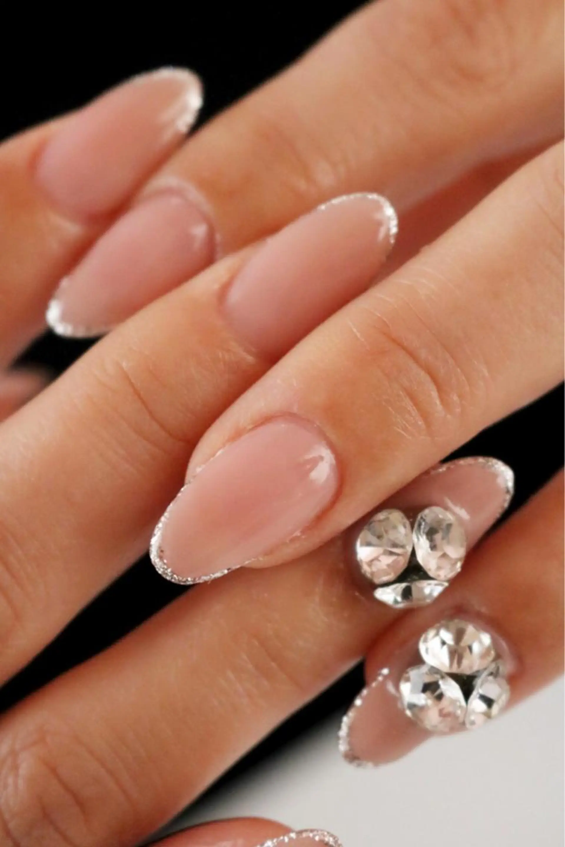 ミディアム Nailsalon M-crystalのネイルデザイン