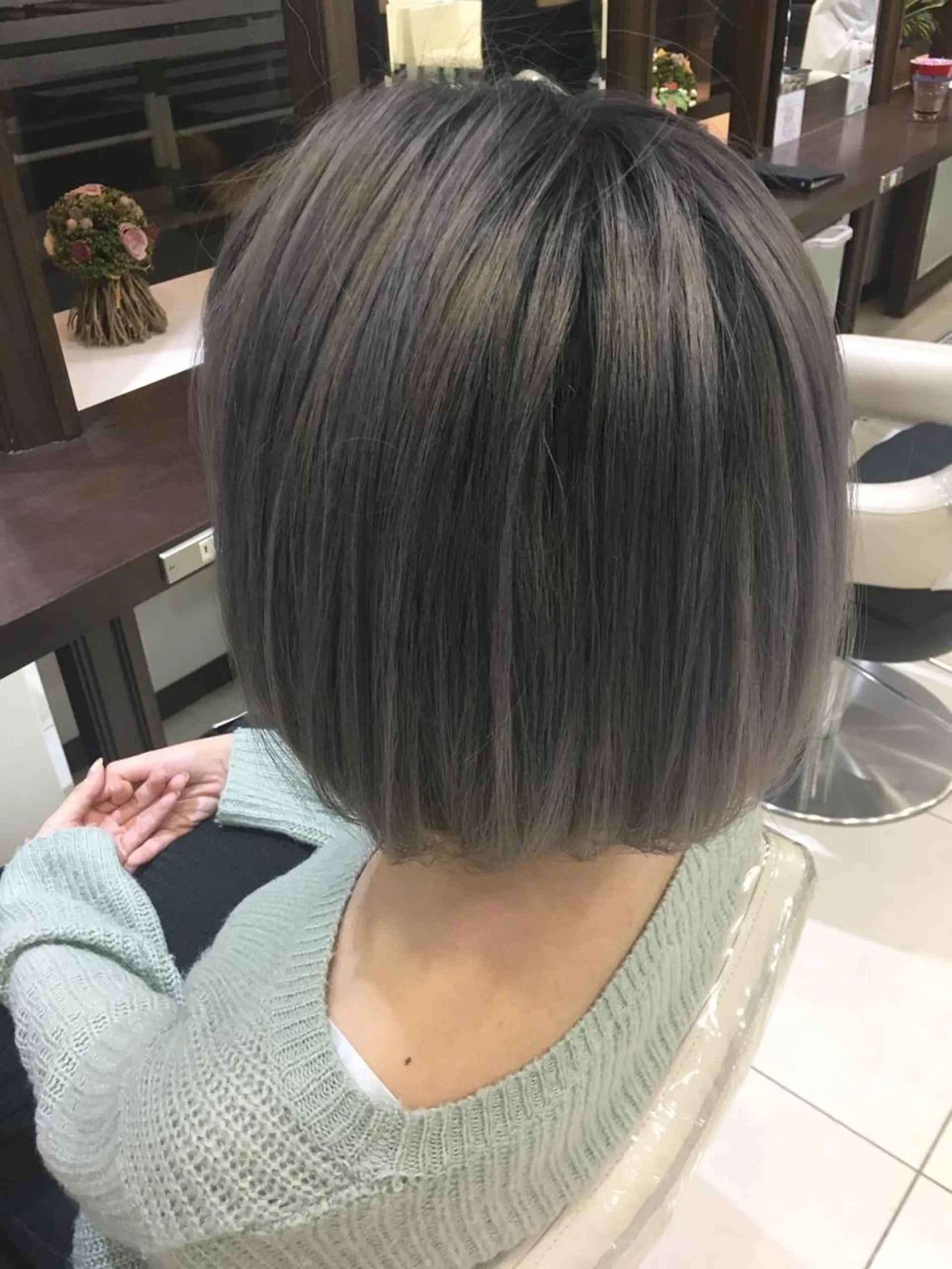 ショート カラー ブリーチ 寺内 紳悟のヘアスタイル