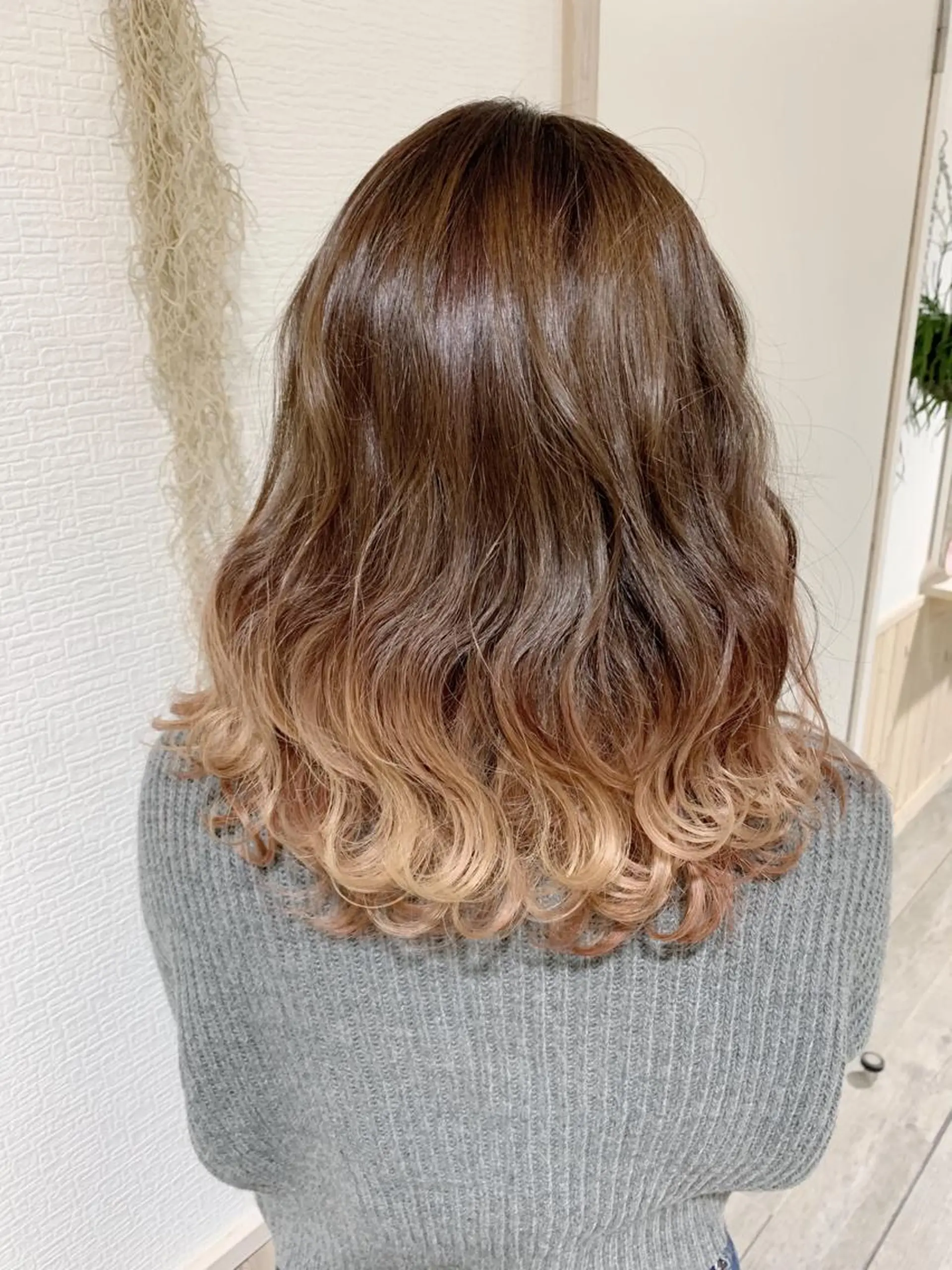 ミディアム カラー グラデーションカラー ピンクカラー HAIR&MAKE.sia所属・心斎橋ボブ 好原良真のヘアスタイル