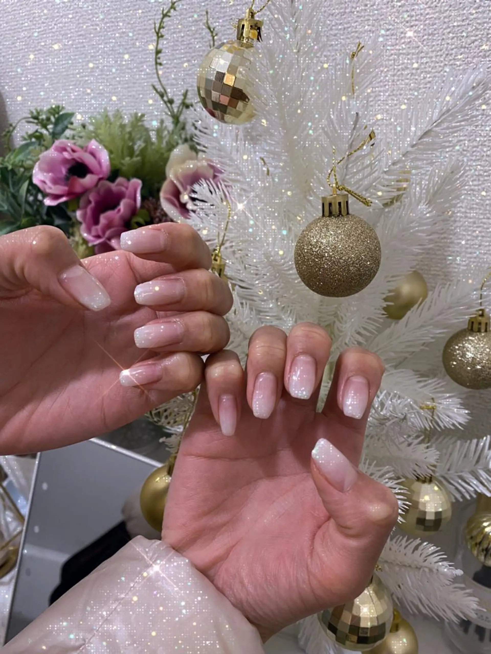 ネイル オーロラネイル ラメ(グリッター) 冬ネイル クリスマス salon Ange 五反田店所属・アンジュ Sumiのネイルデザイン