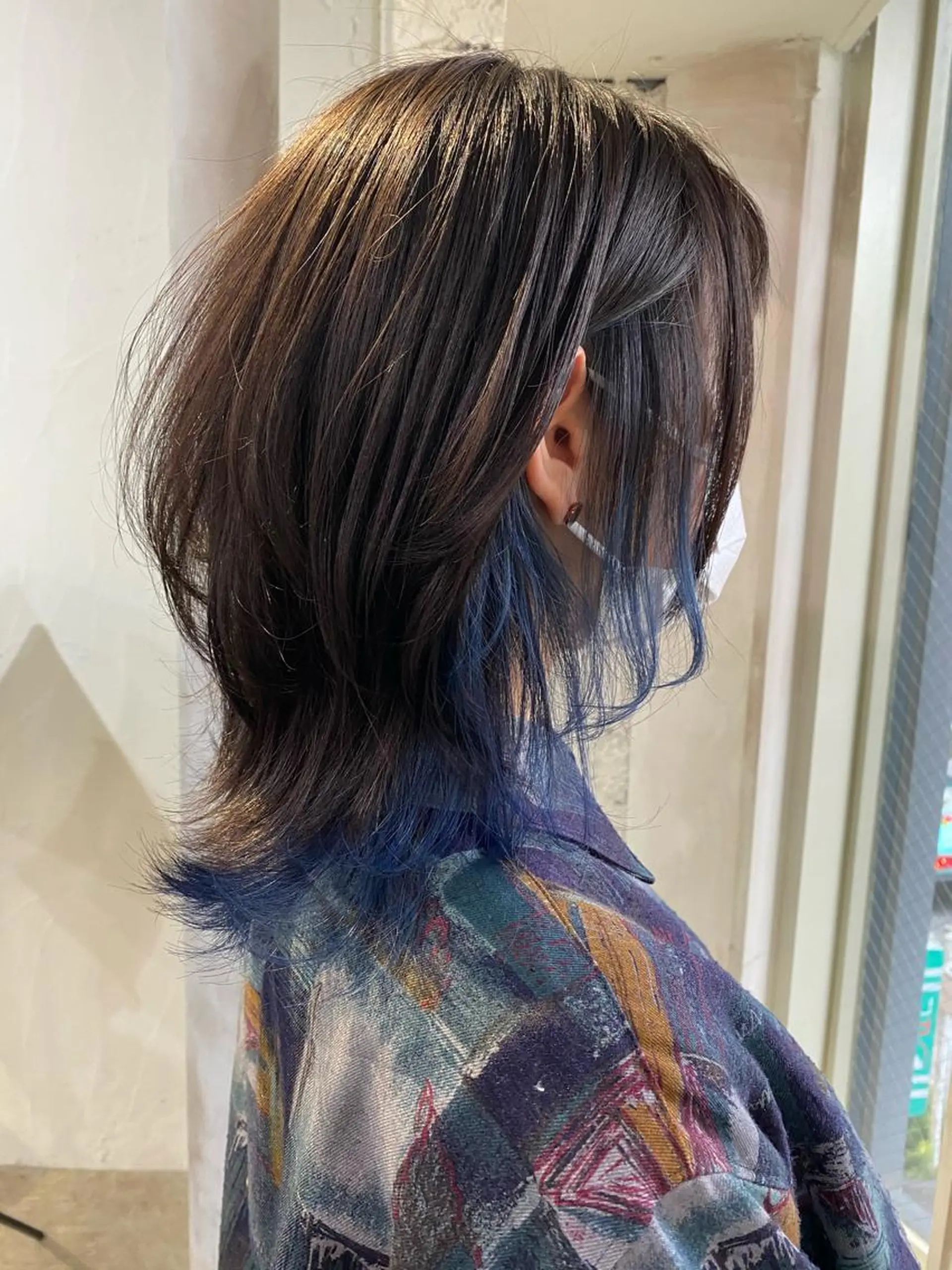 ミディアム カラー ブリーチ ブルーカラー インナーカラー ヘアカラー ALLY（アリー）所属・ミニモお気に入り数 No.1宍戸雄弥のヘアスタイル