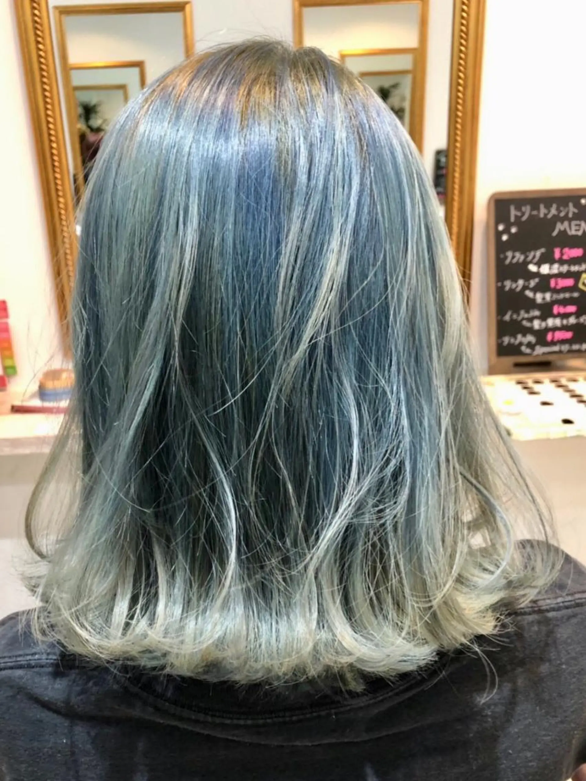 セミロング カラー レミーエクステ大阪 Device梅田のヘアスタイル