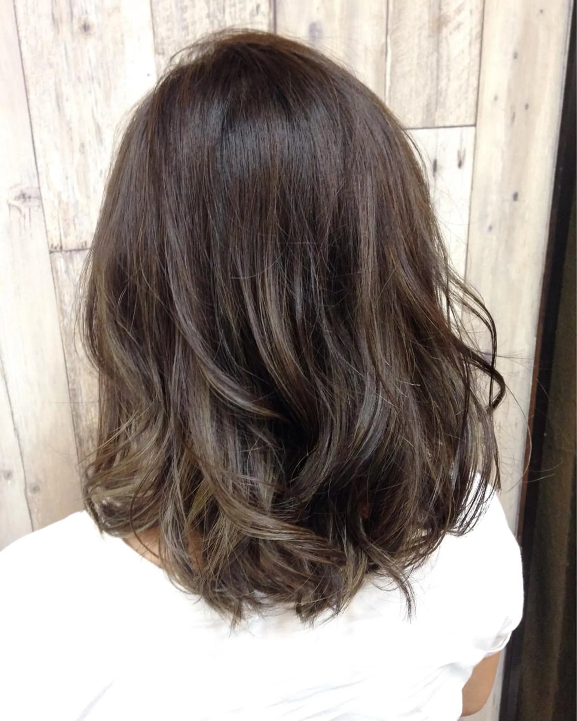 ミディアム カラー グラデーションカラー ハイライトカラー ハイライト 泉 大基のヘアスタイル