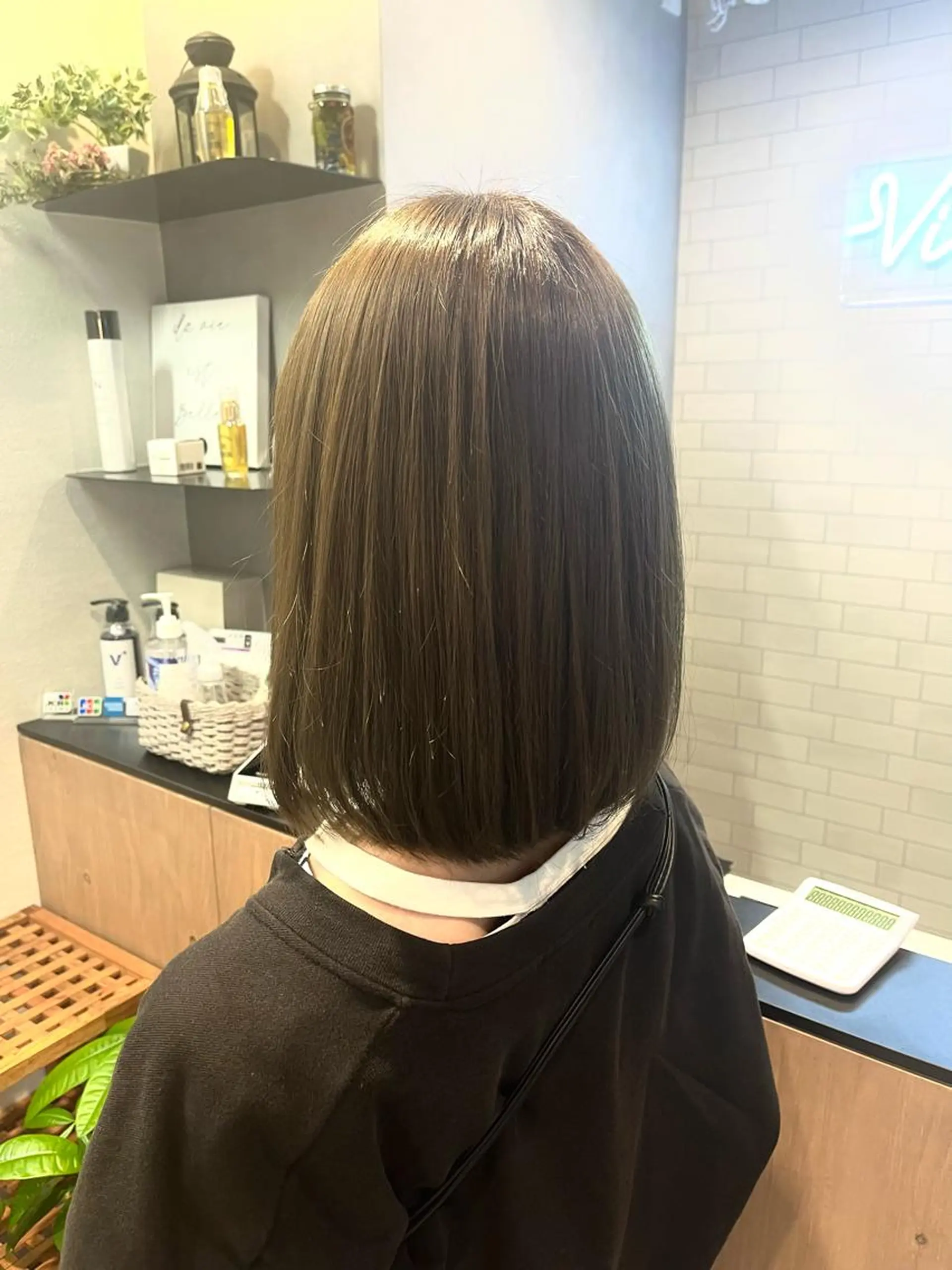 ミディアム カラー 透明感カラー オリーブグレー カット ヘアカラー トリートメント マンツーマン美容師 🫧‪久保友華菜🫧のヘアスタイル